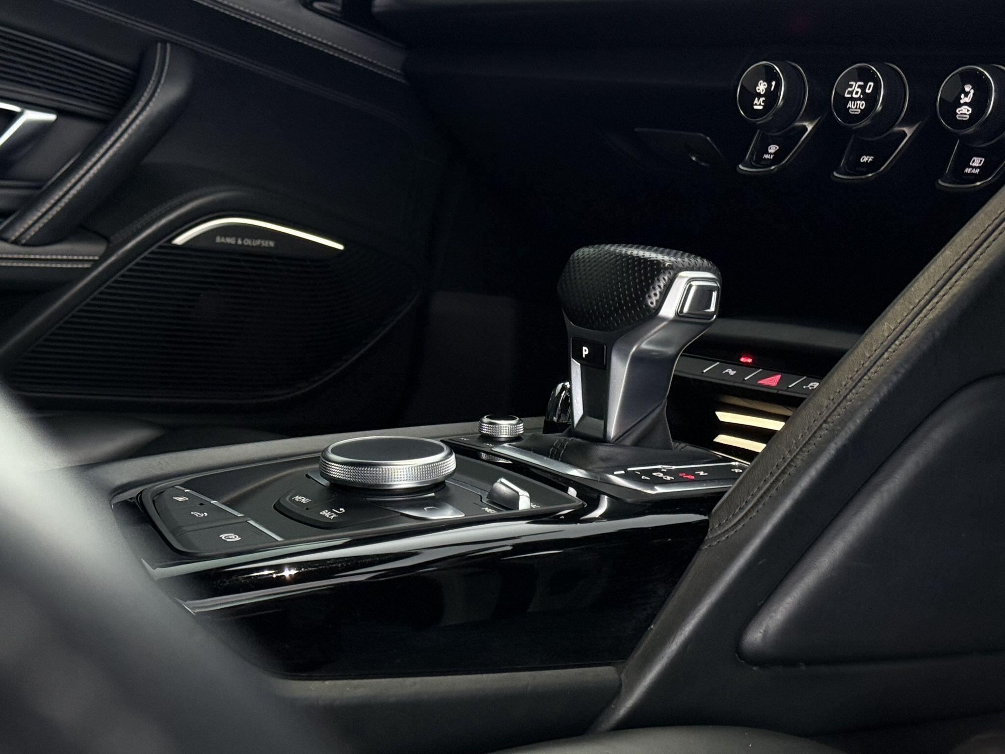 Audi R8 view 38
