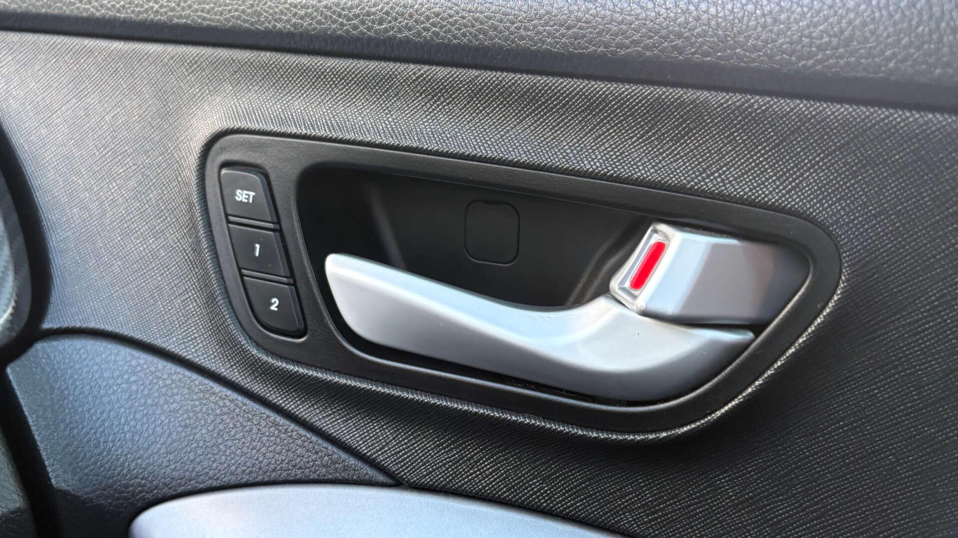 Hyundai Santa Fe view 26