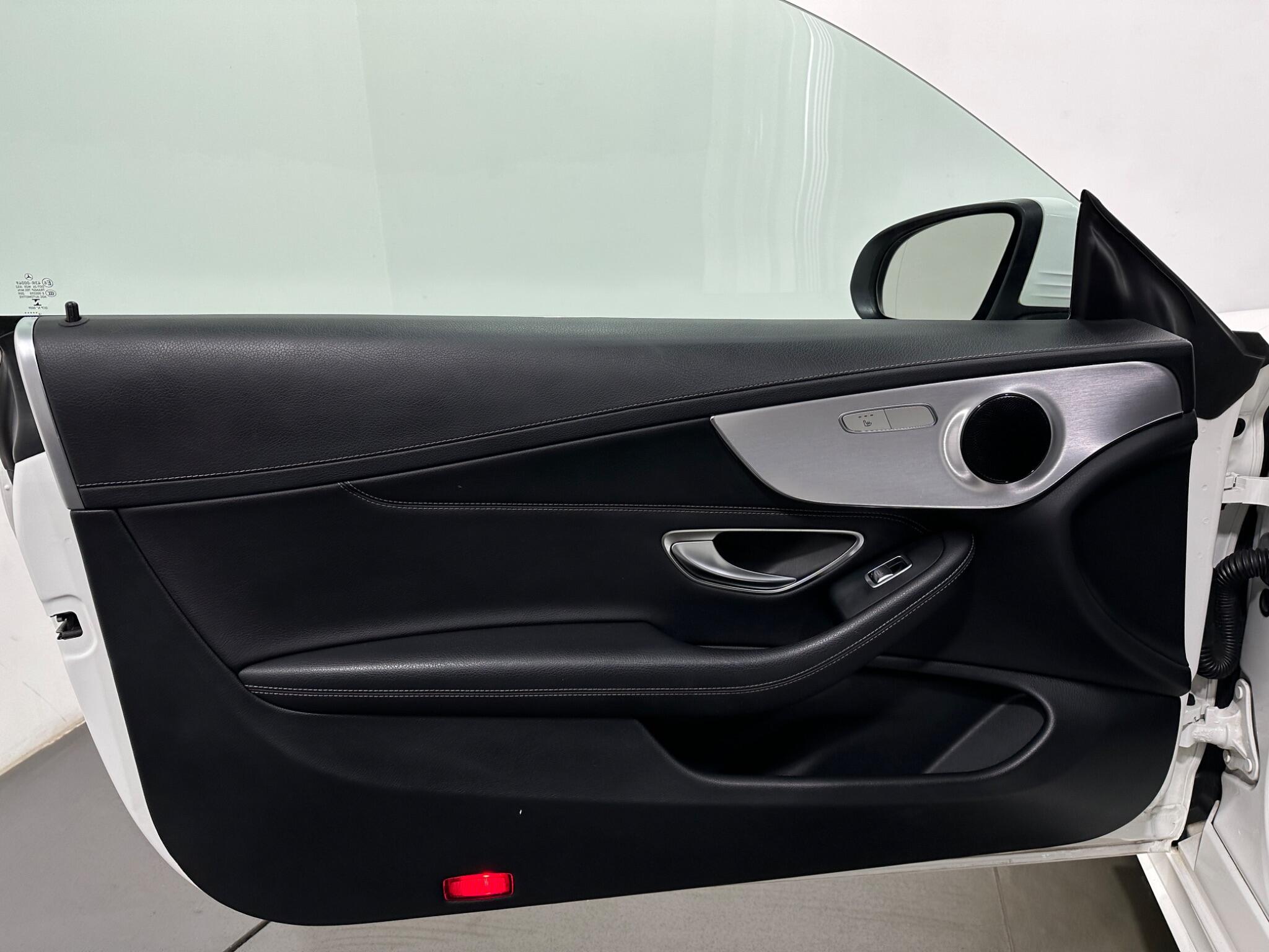 Mercedes-Benz C-Class view 39