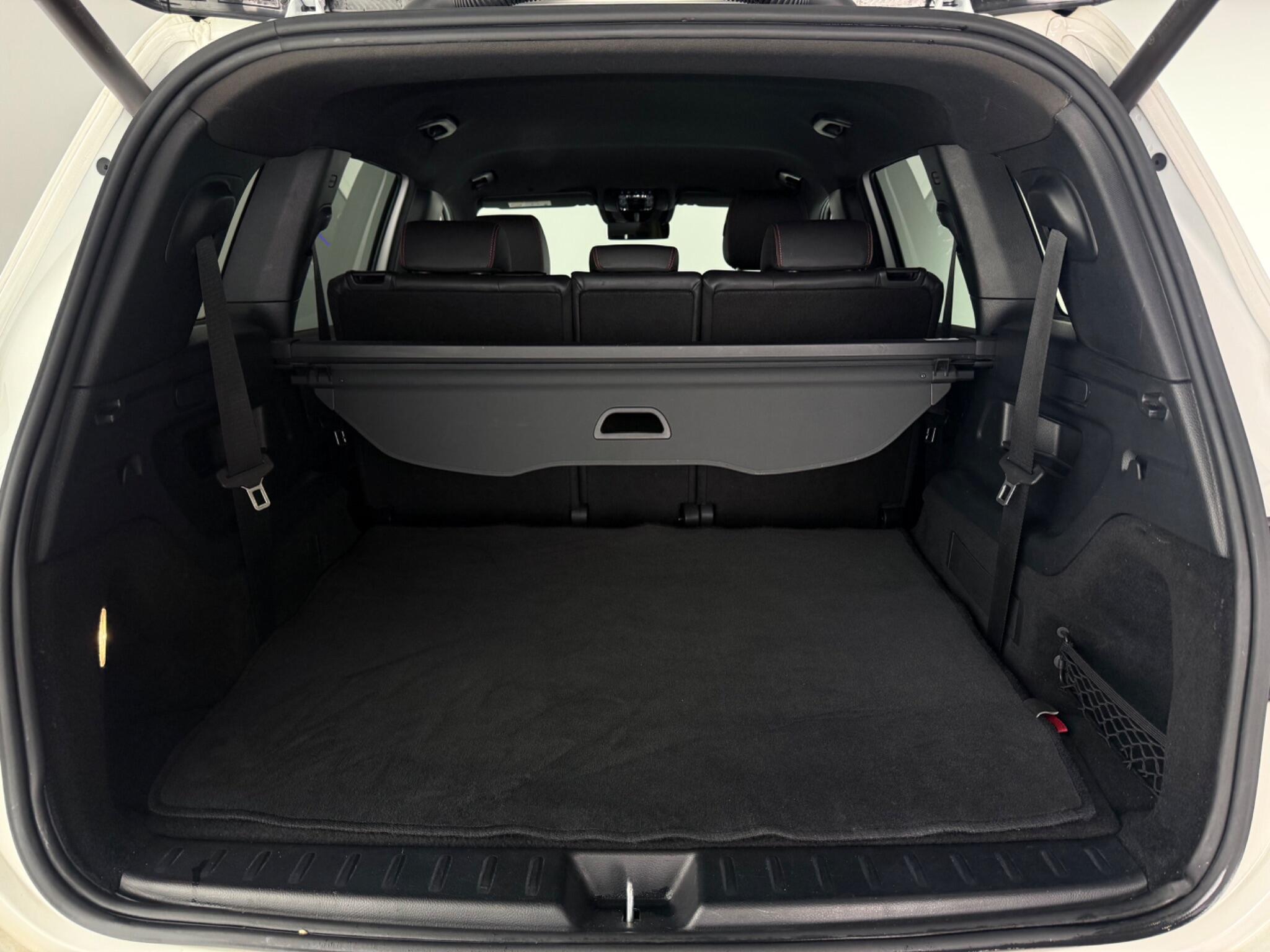 Mercedes-Benz GLB view 10