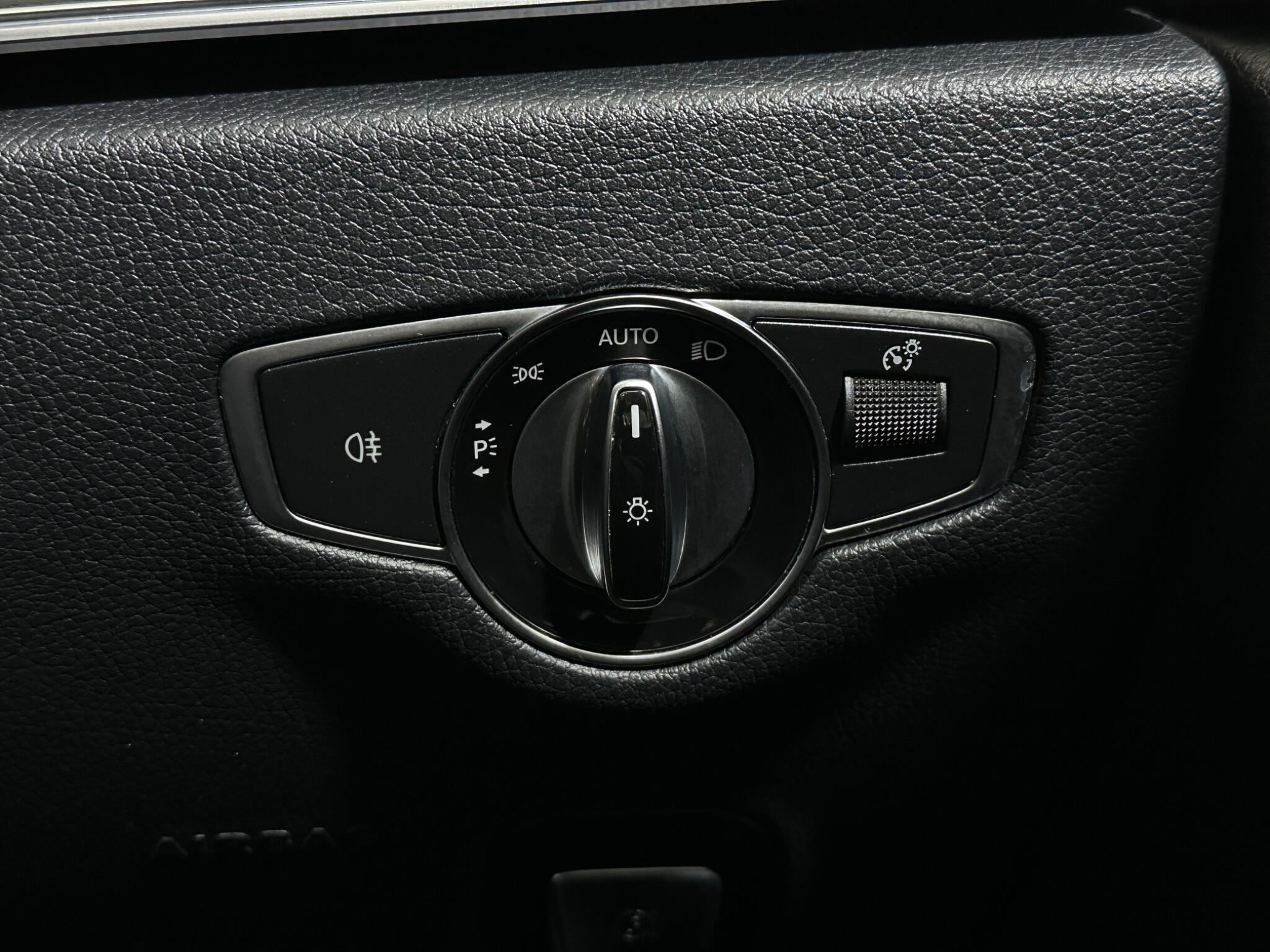 Mercedes-Benz E-Class view 18