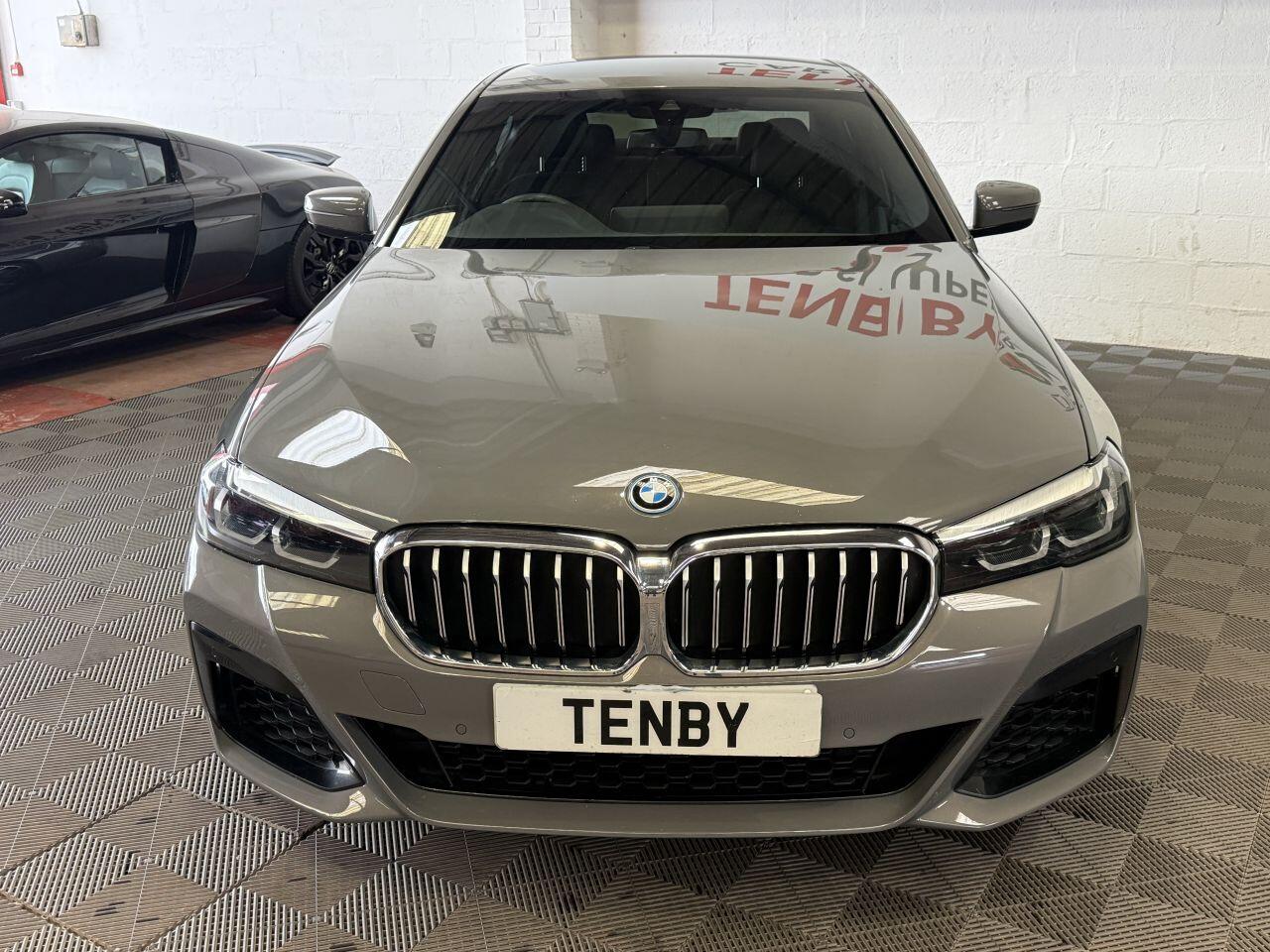 BMW 5 Series view 3