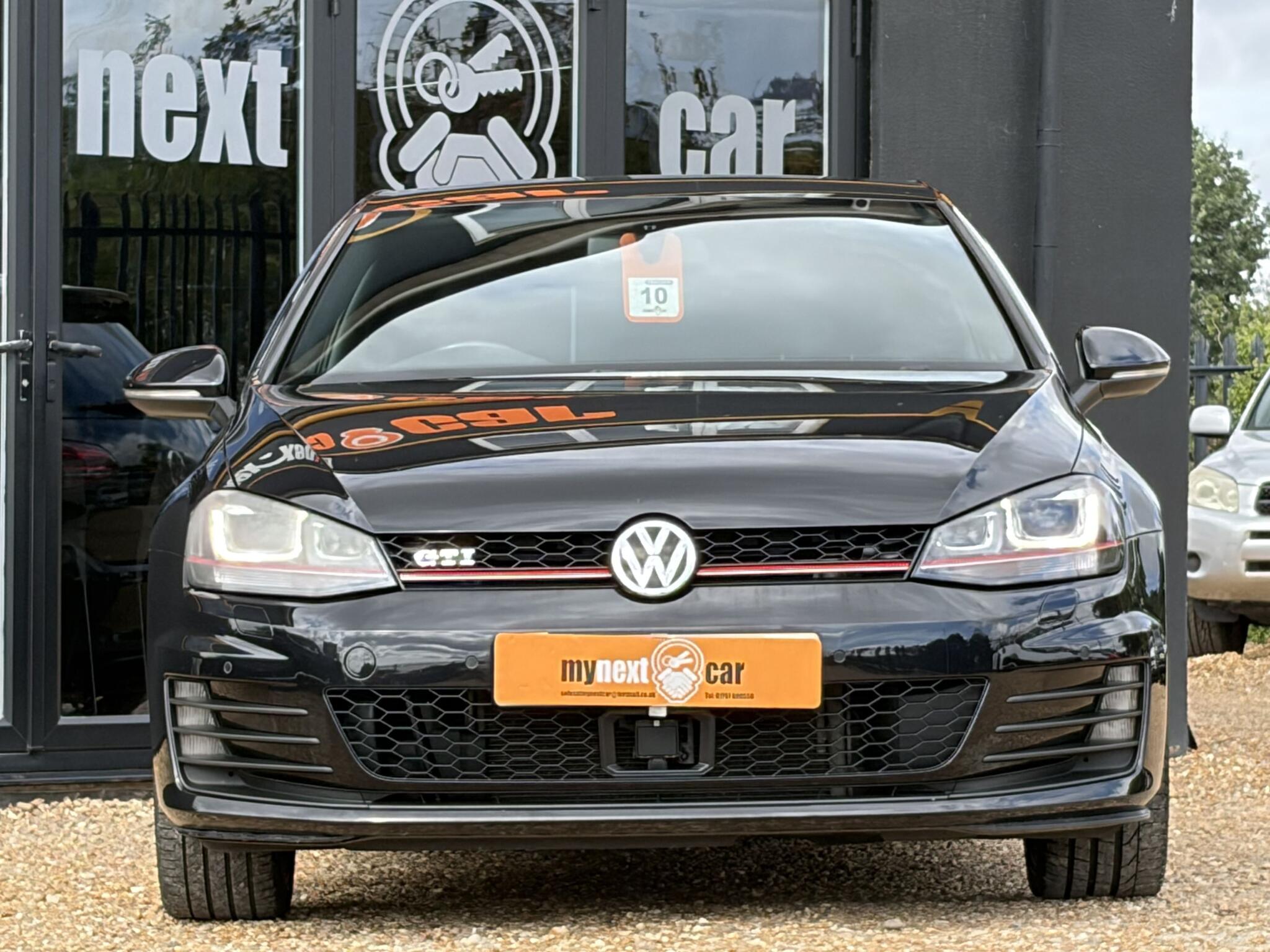 Volkswagen Golf view 2