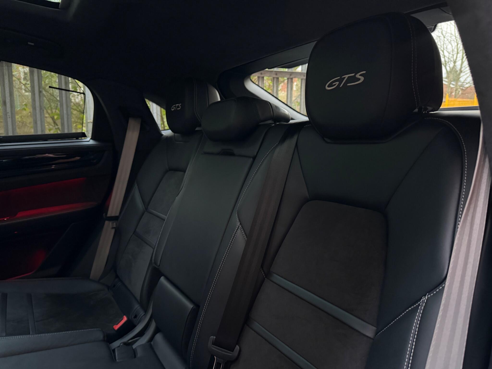 Porsche Cayenne view 29