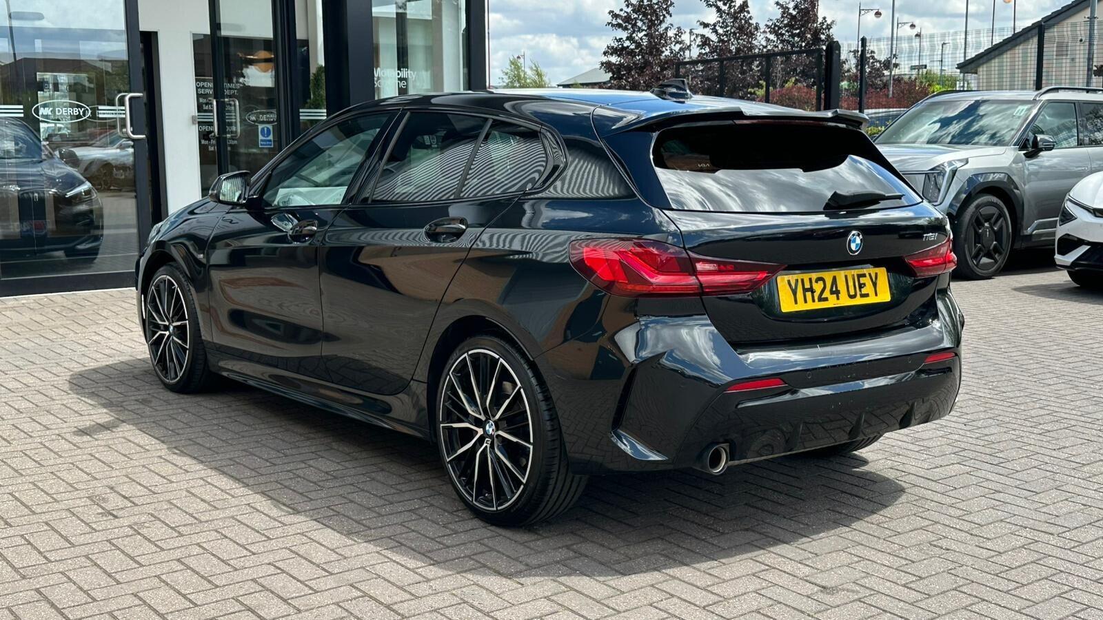 BMW 1 Series view 9