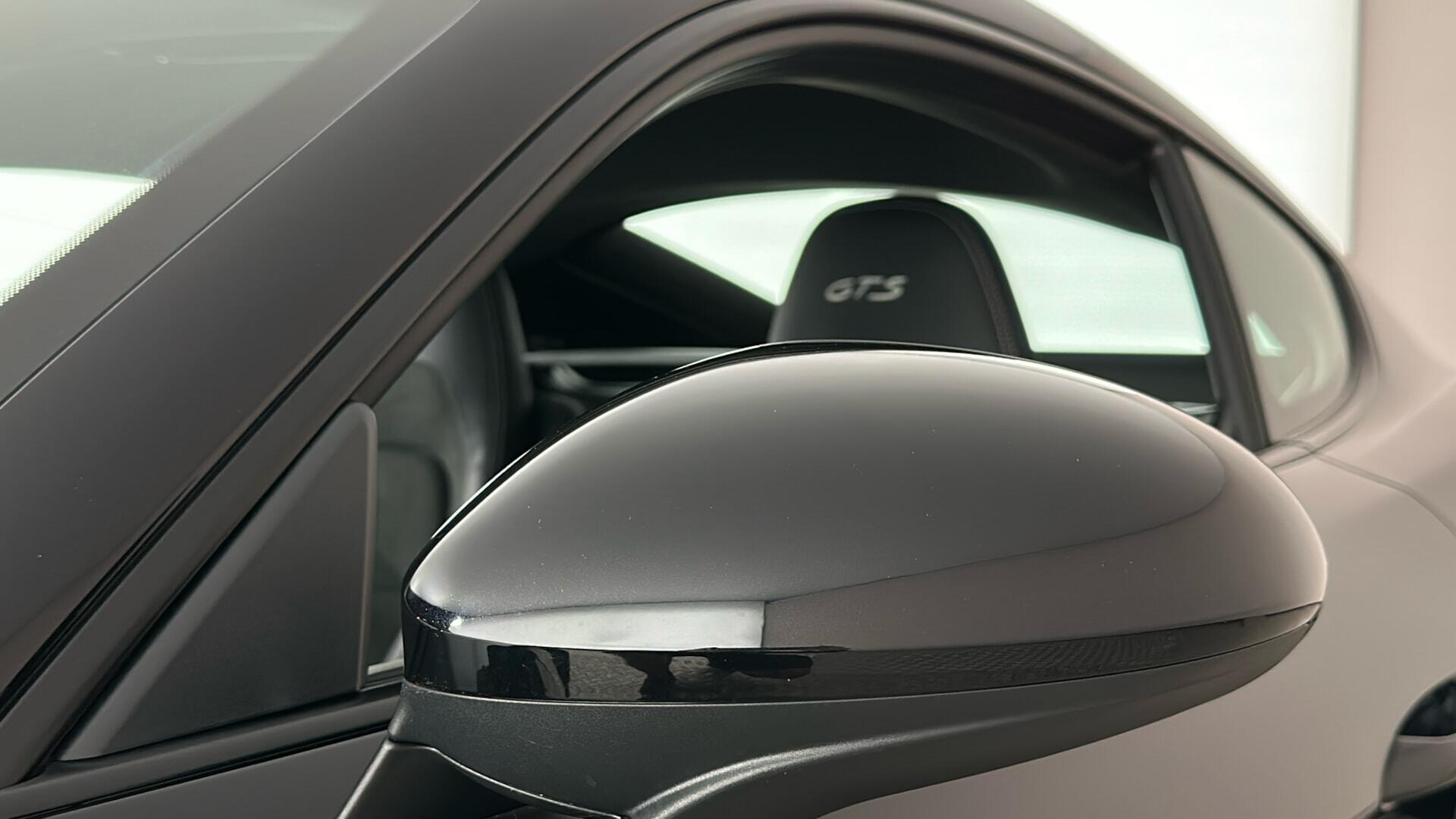Porsche Cayman view 20
