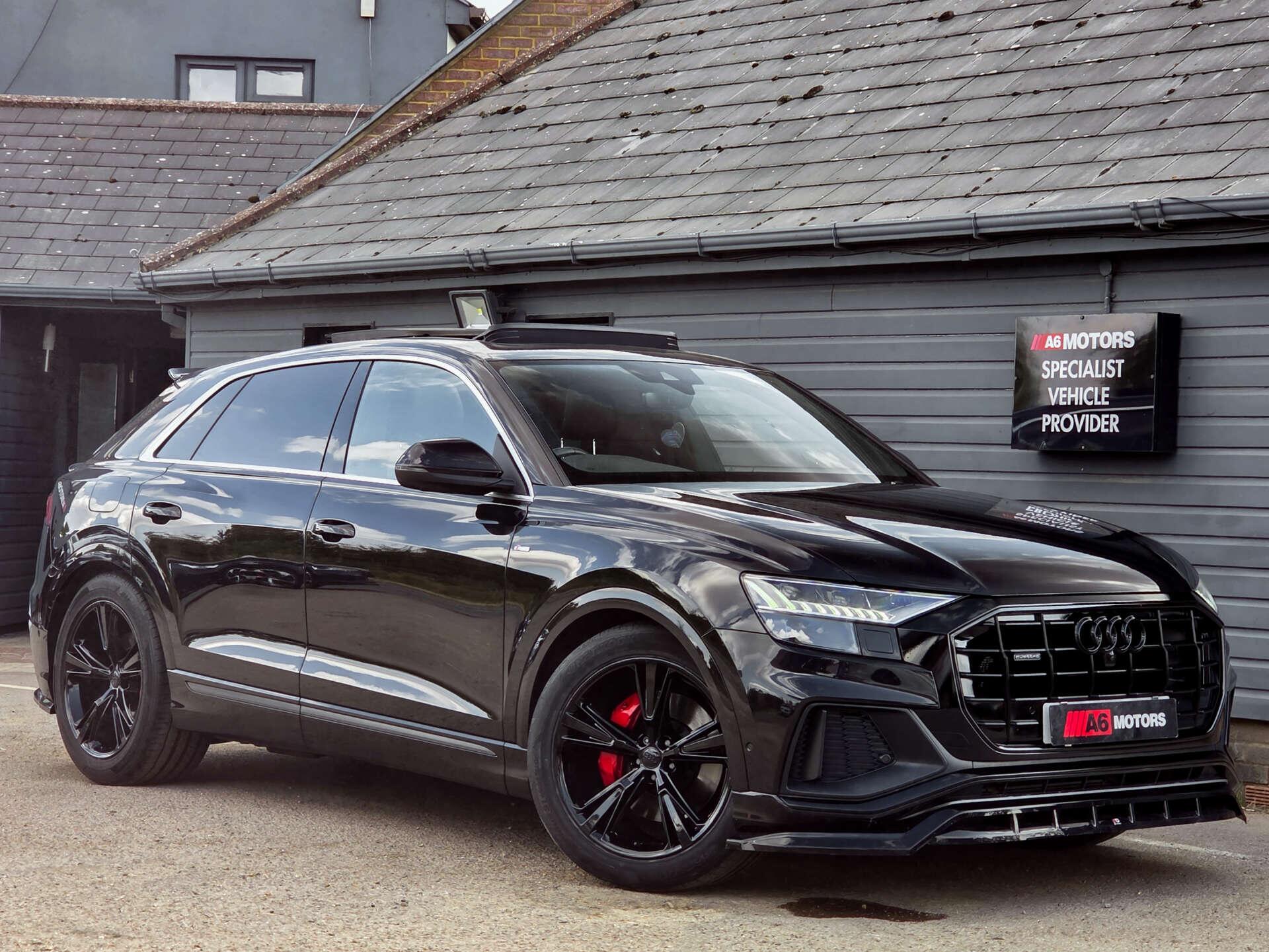 Audi Q8 view 42