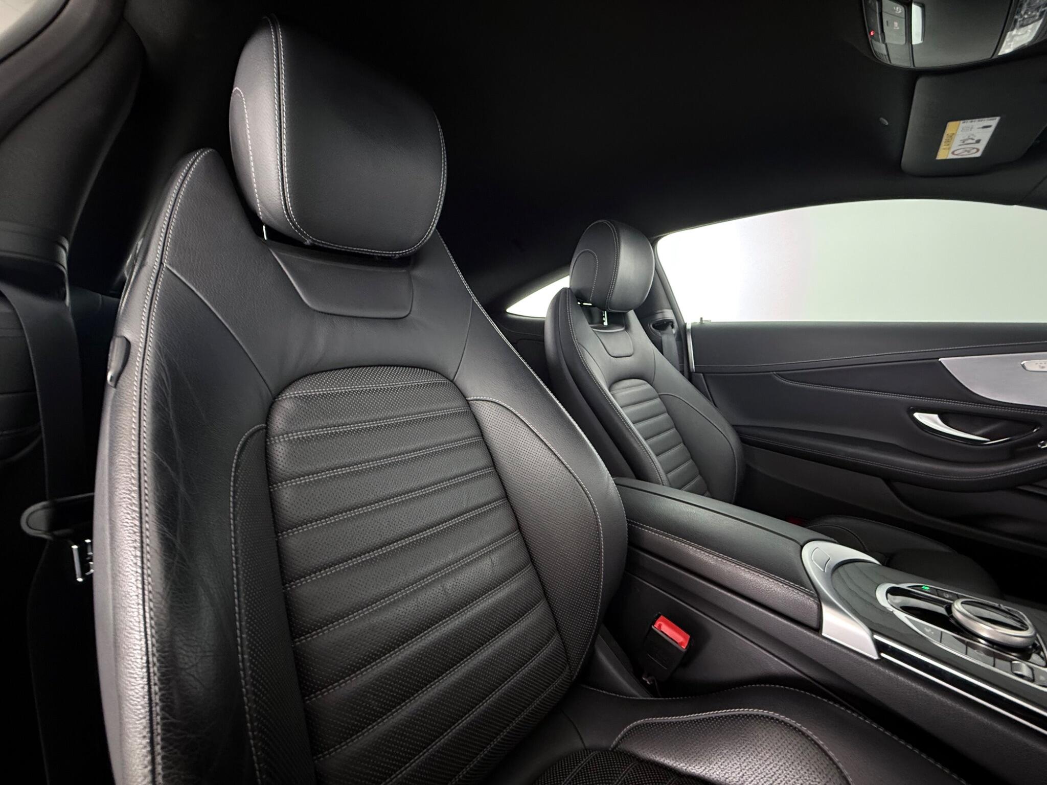 Mercedes-Benz C-Class view 29