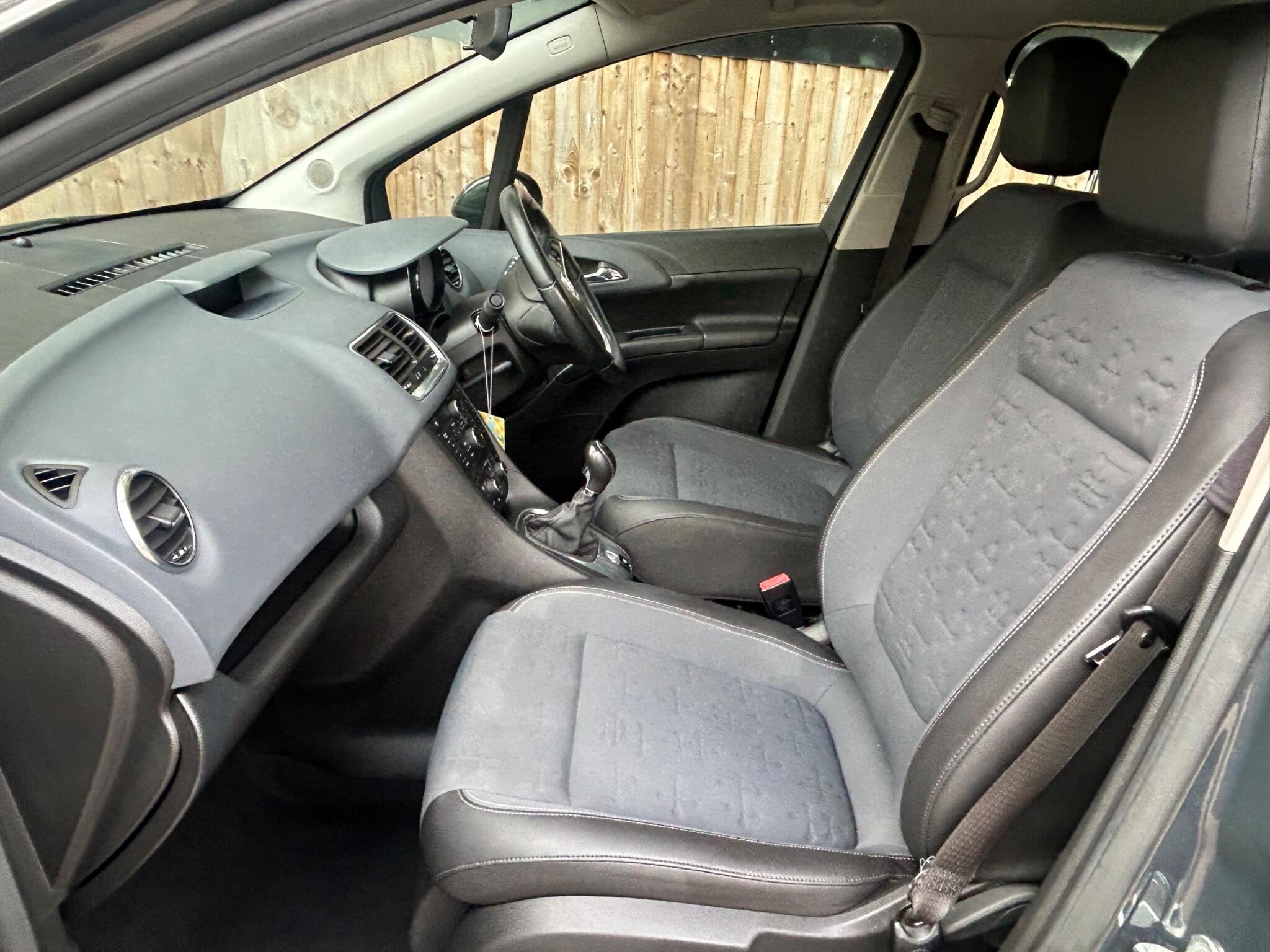 Vauxhall Meriva view 4