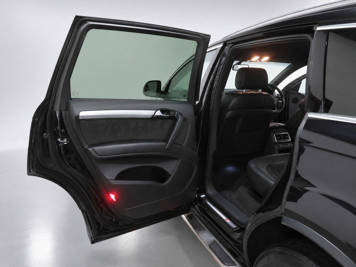 Audi Q7 view 28