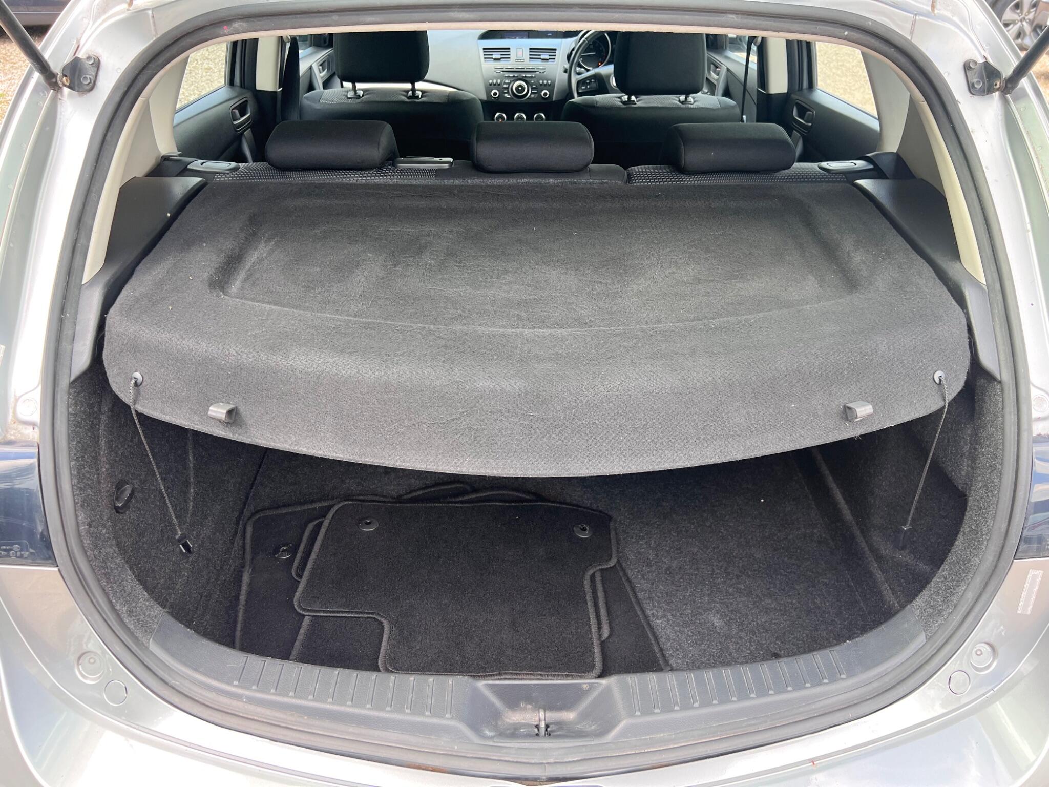 Mazda Mazda3 view 18
