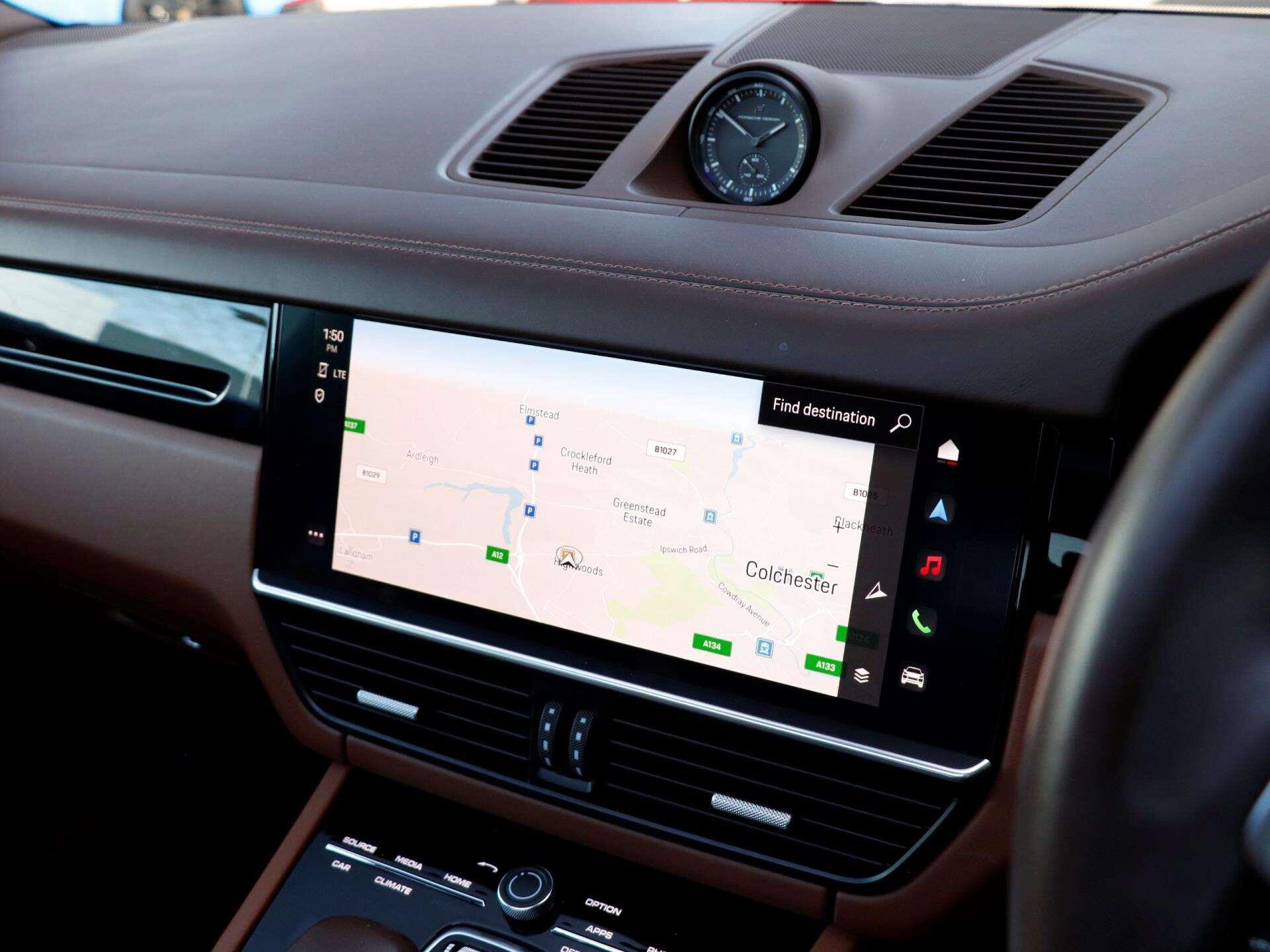 Porsche Cayenne view 15