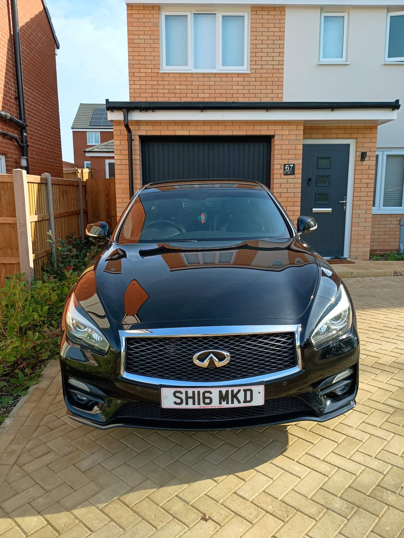 Infiniti Q70