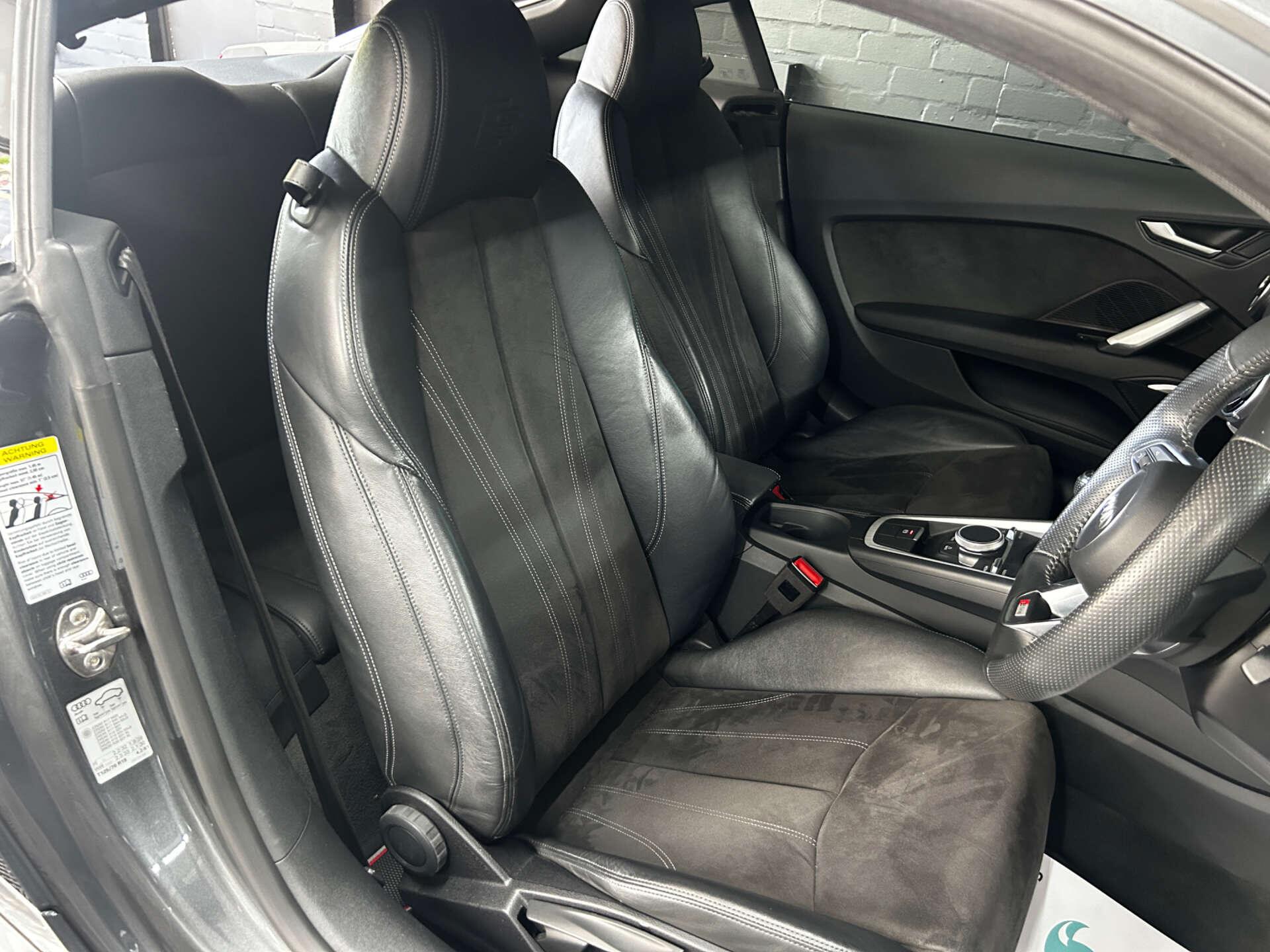 Audi TT view 39