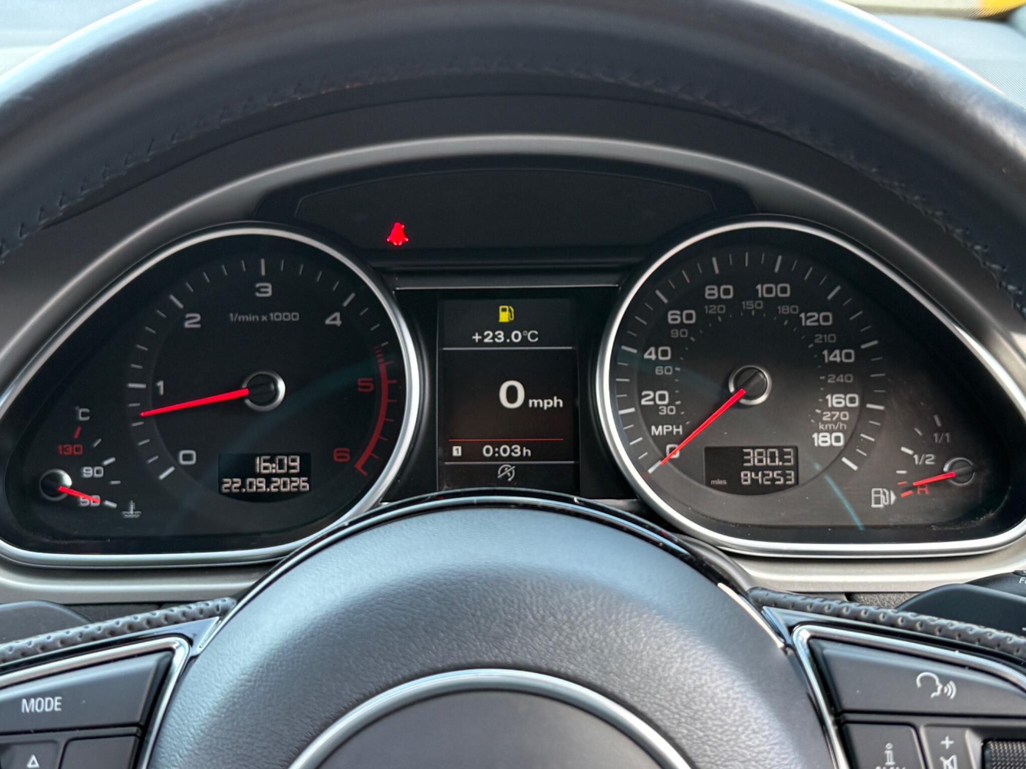 Audi Q7 view 25