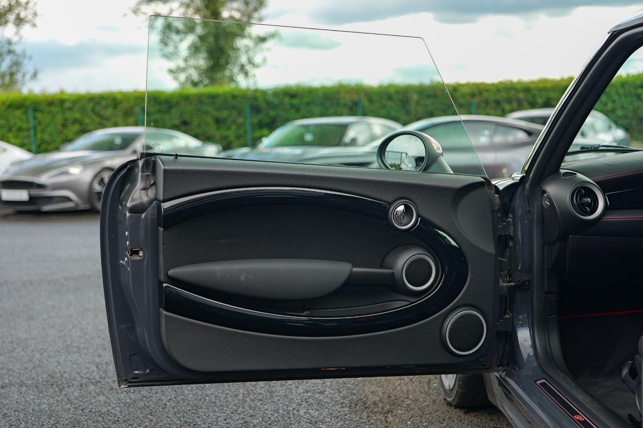 Mini Cooper view 24