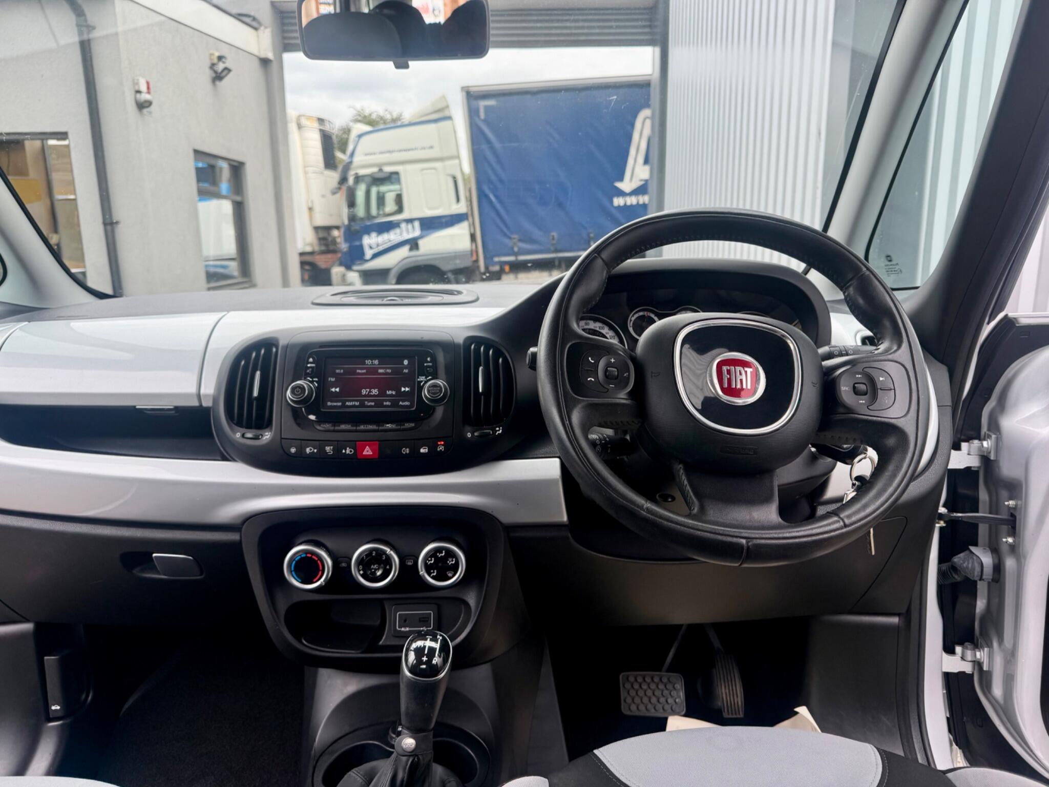 Fiat 500l view 9