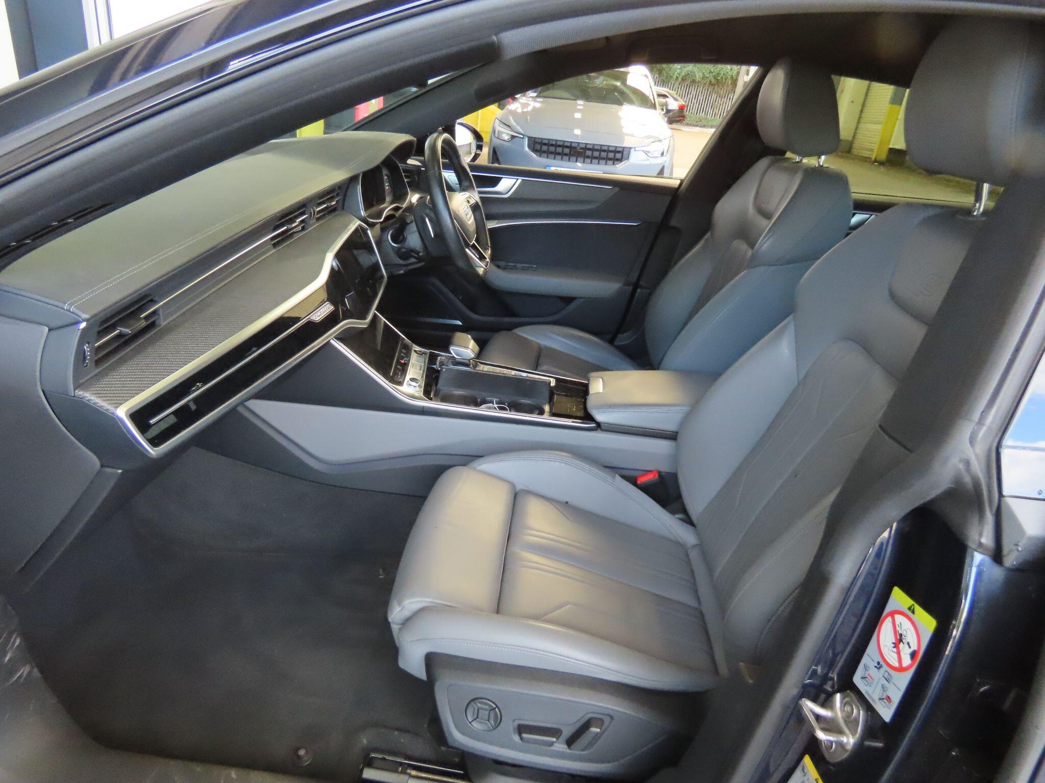 Audi A7 view 11