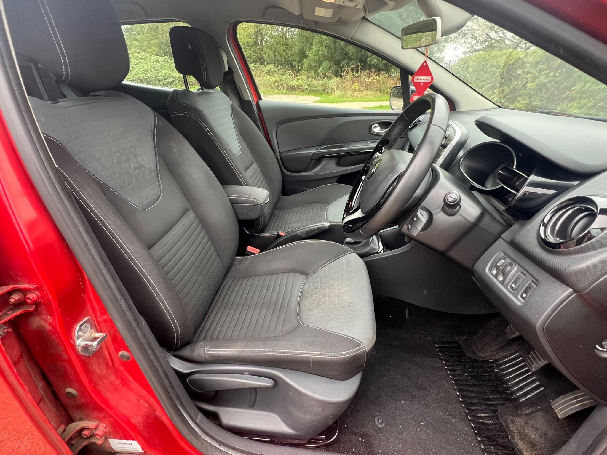 Renault Clio view 16