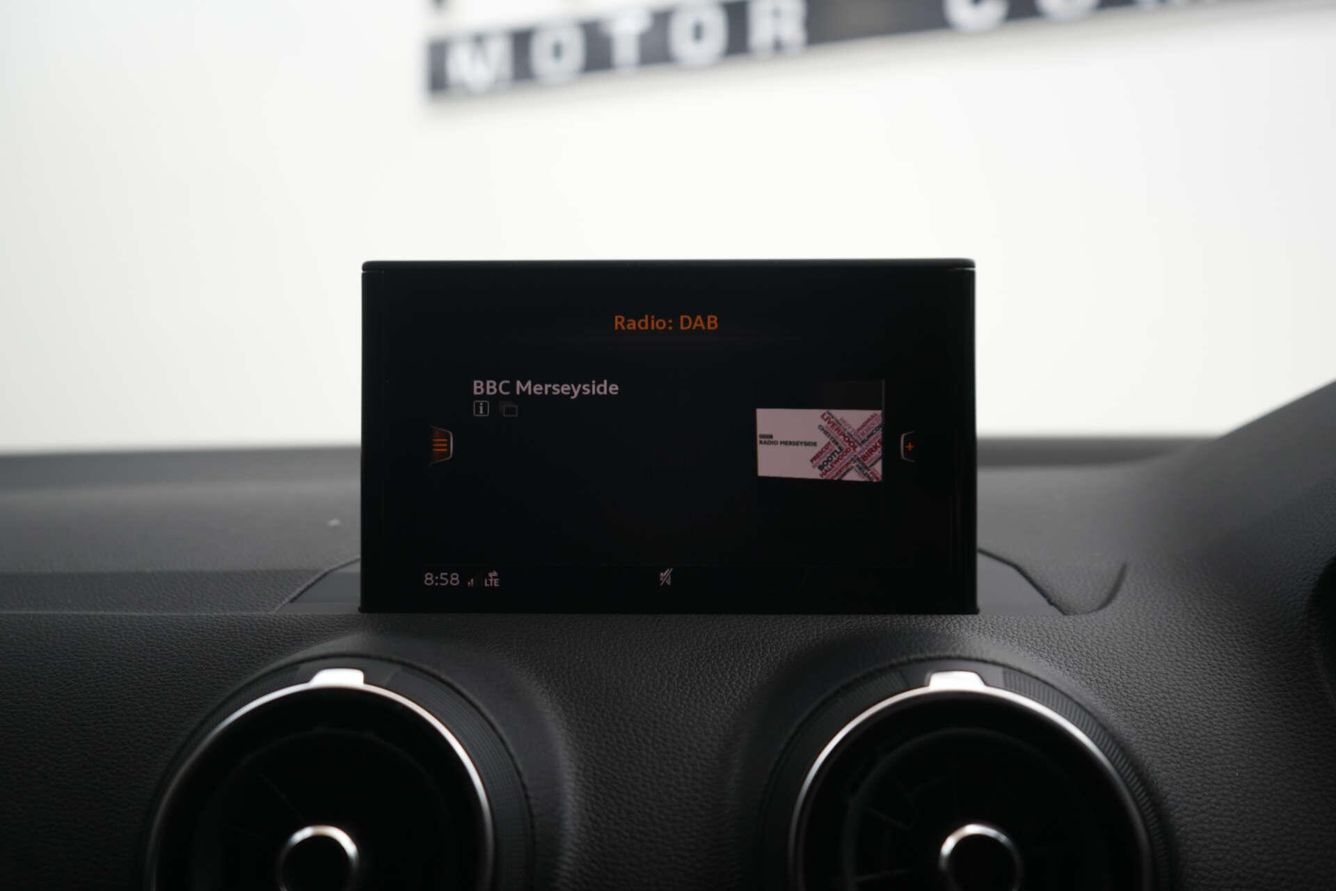 Audi Q2 view 28