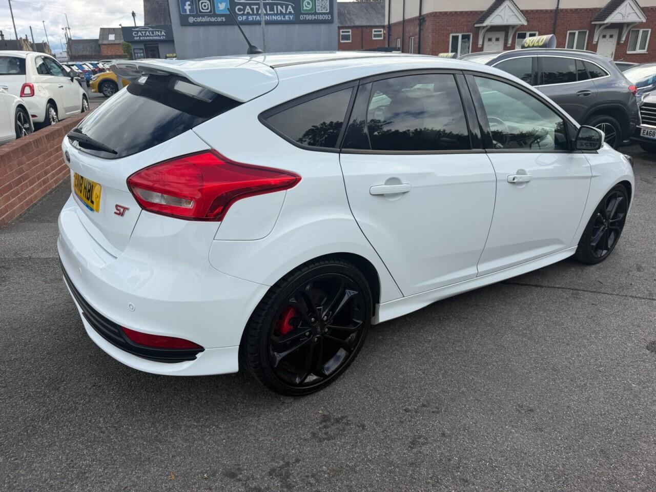 Ford Focus view 11