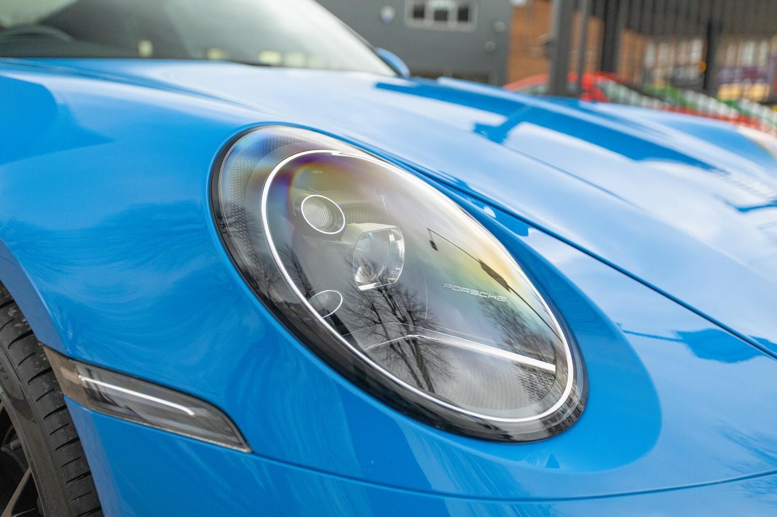 Porsche 911 view 20
