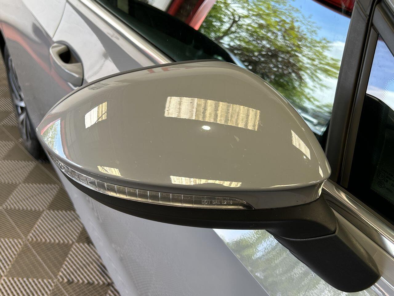 Volkswagen Golf view 20