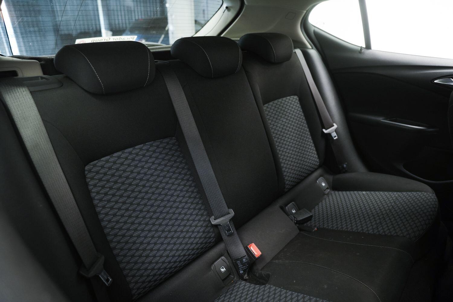 Vauxhall Astra view 13
