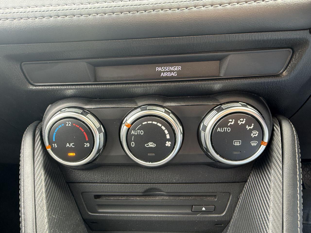 Mazda Mazda2 view 25