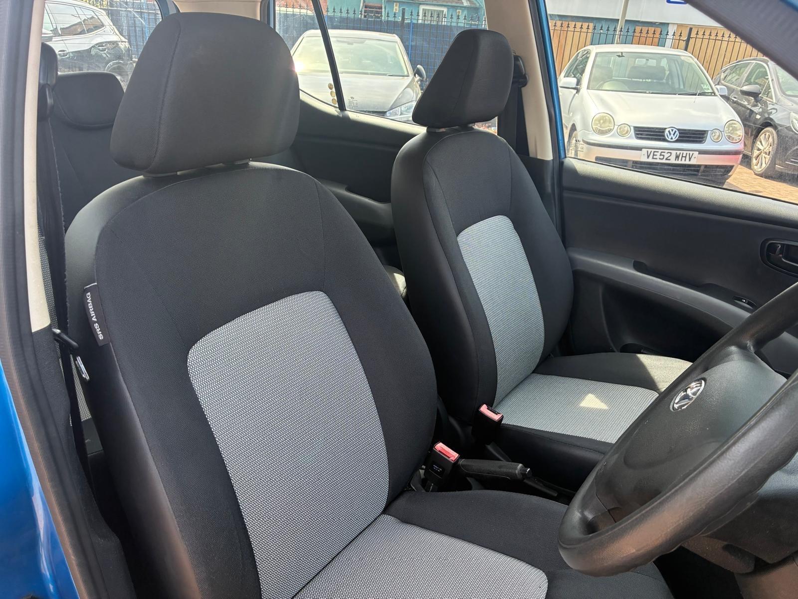 Hyundai i10 view 15