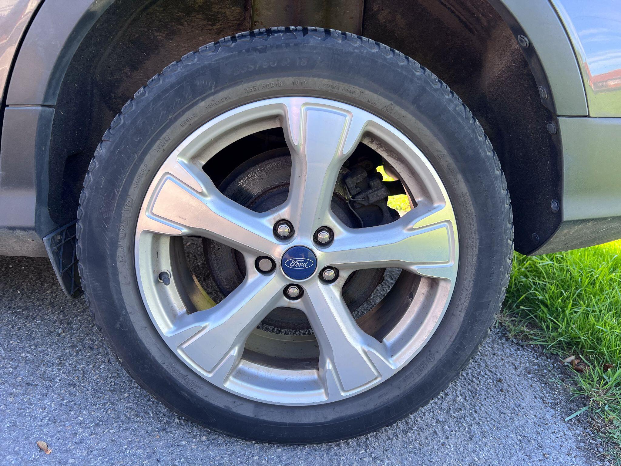 Ford Kuga view 8