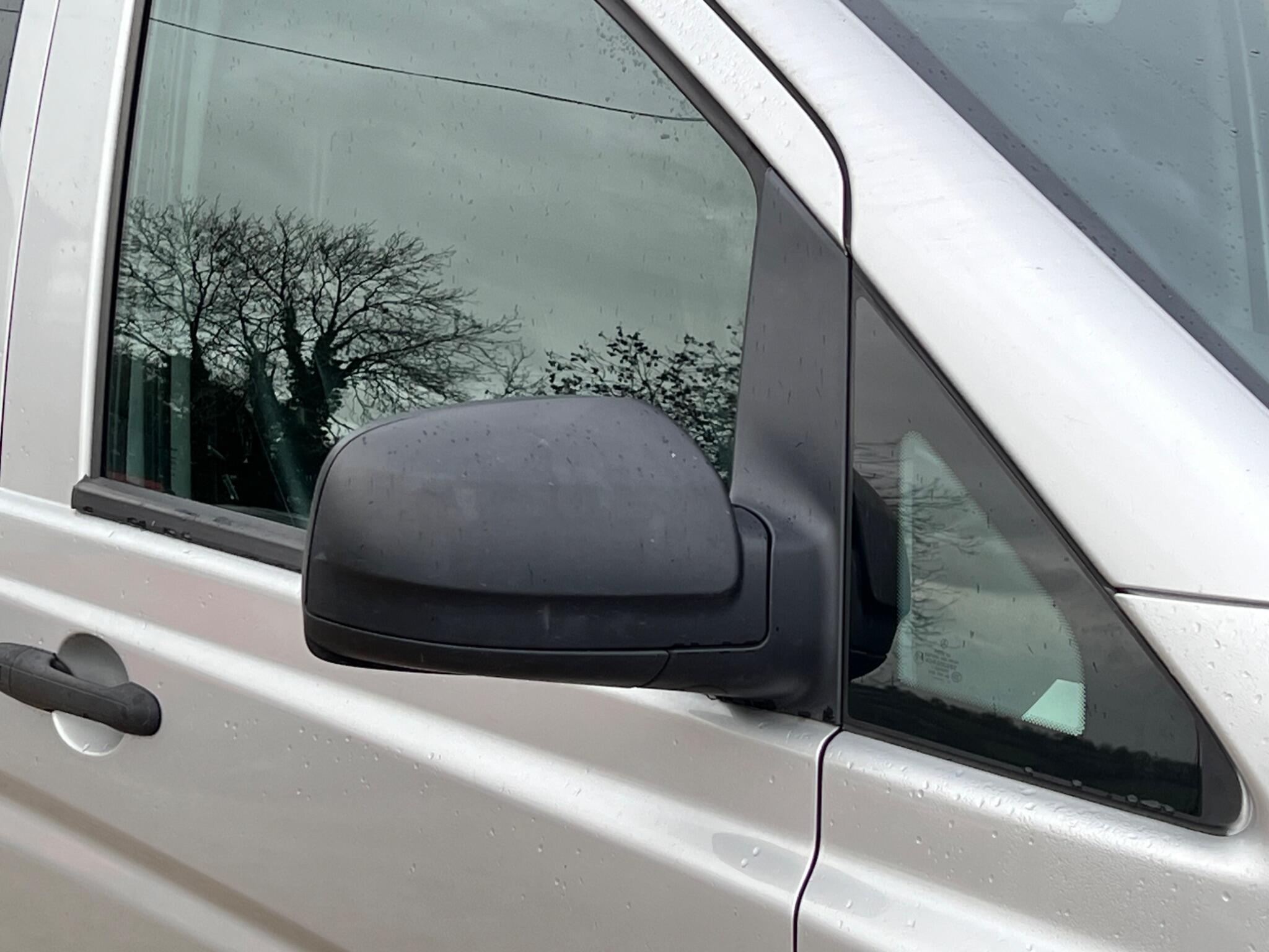 Mercedes-Benz Vito view 16