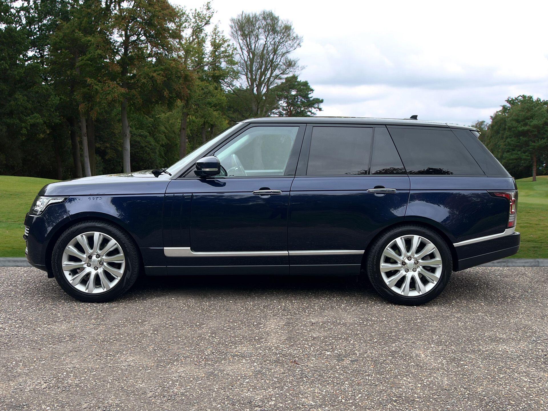 Land Rover Range Rover view 2