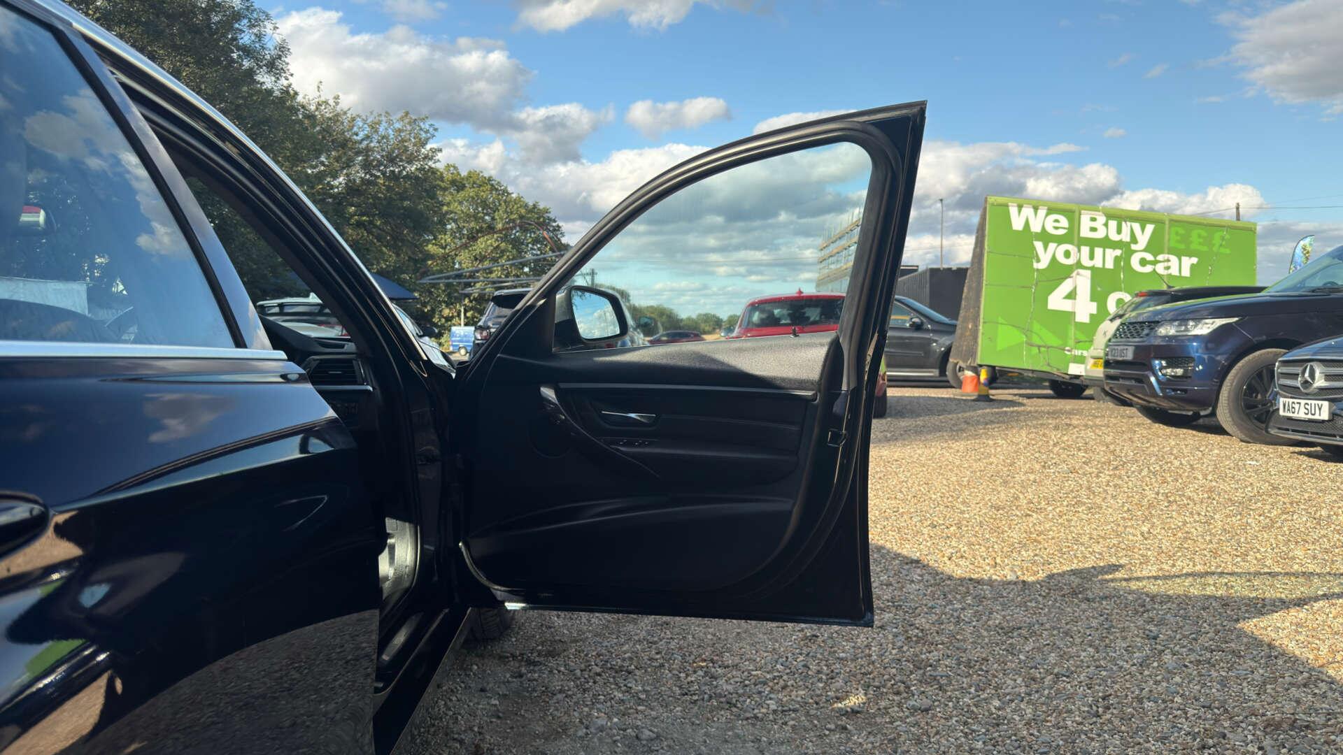 BMW 3 Series view 37