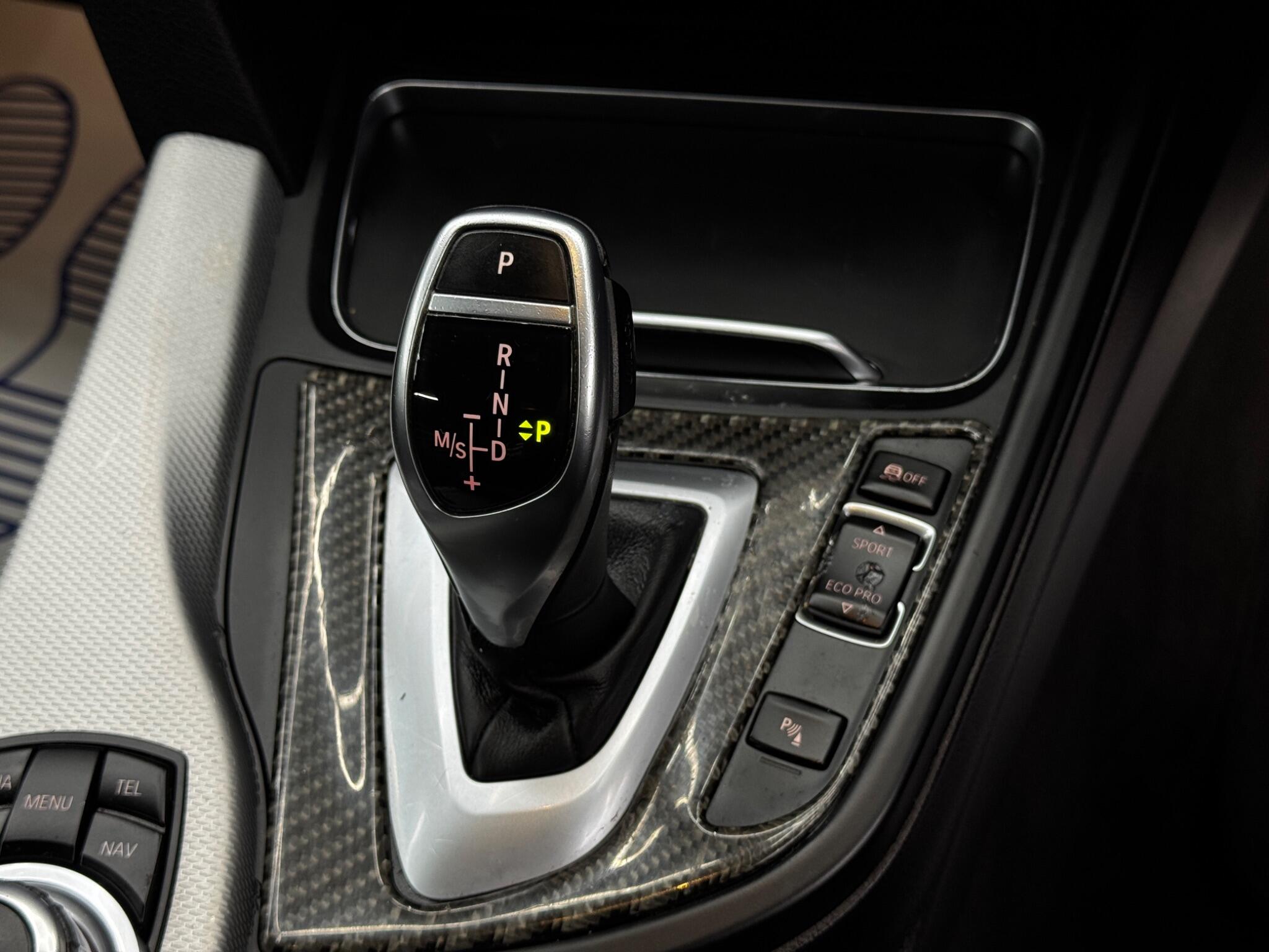 BMW 3 Series view 25