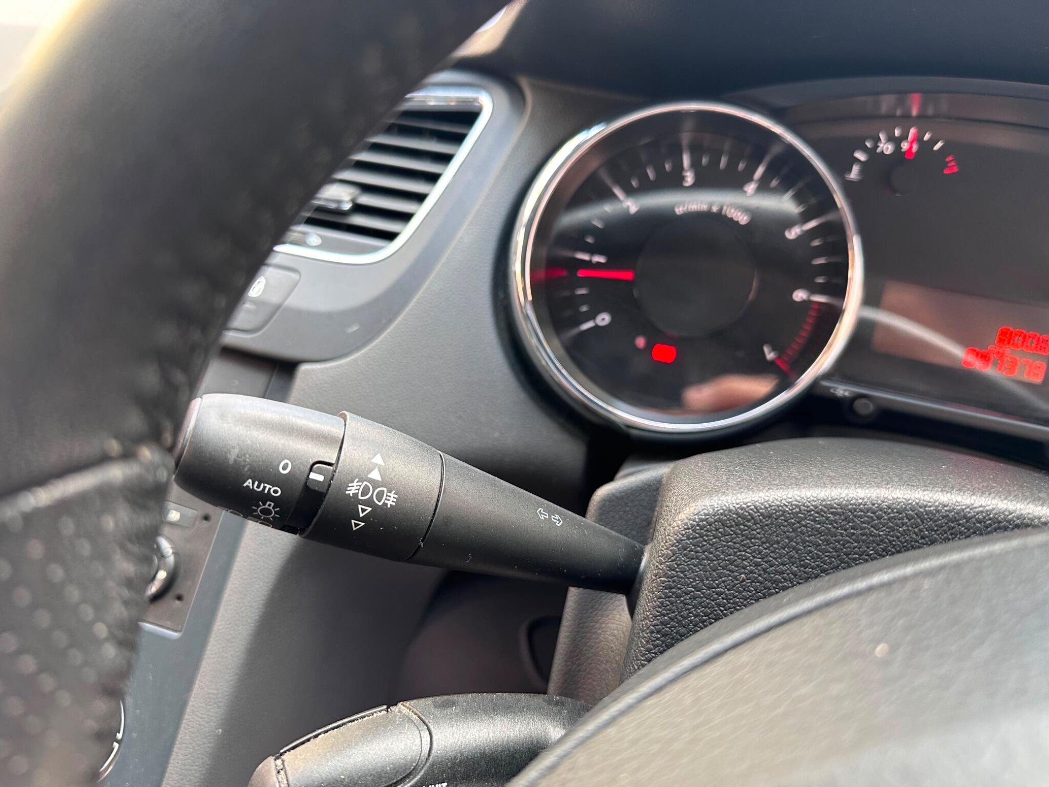 Peugeot 5008 view 30