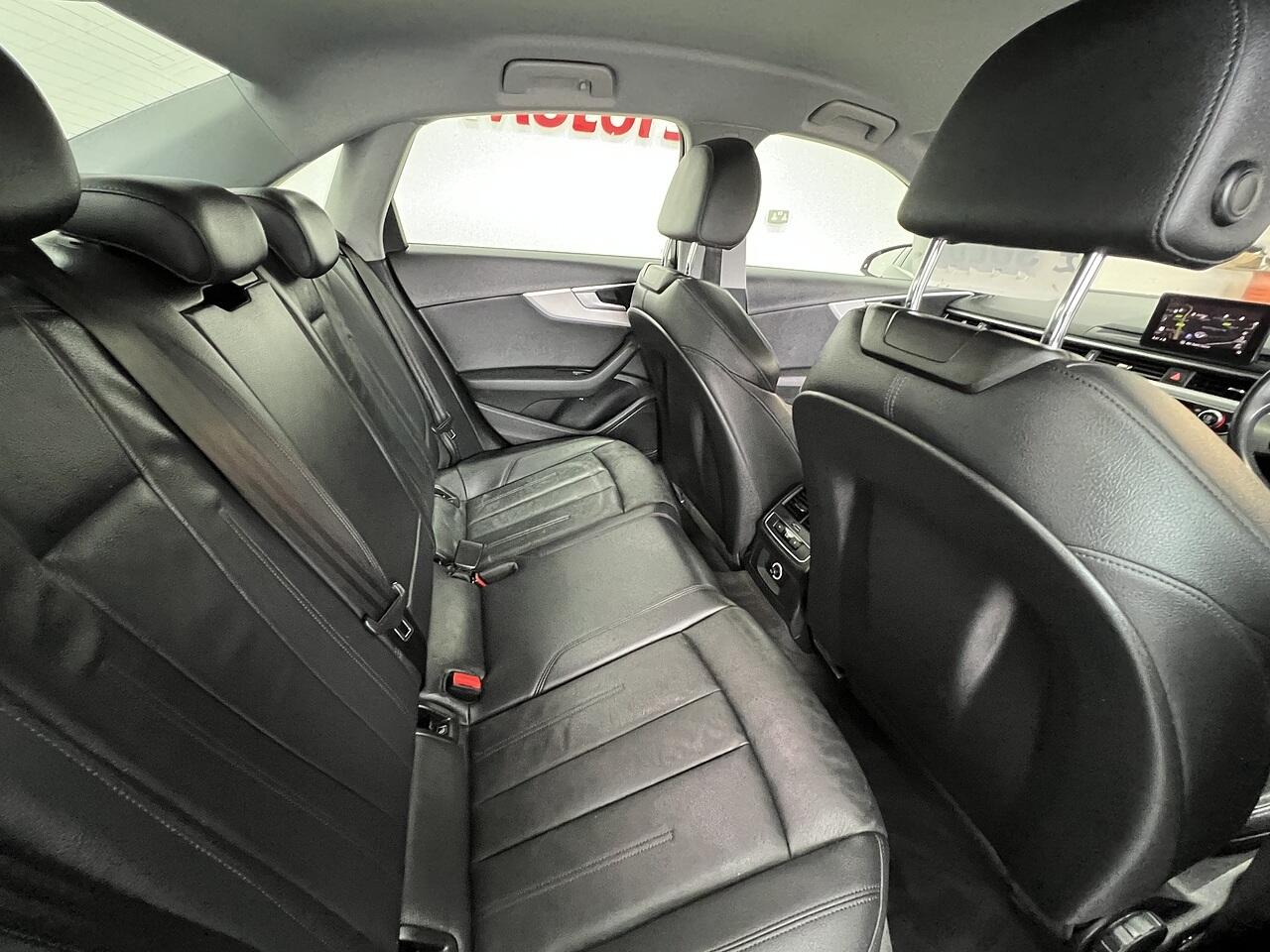 Audi A4 view 15