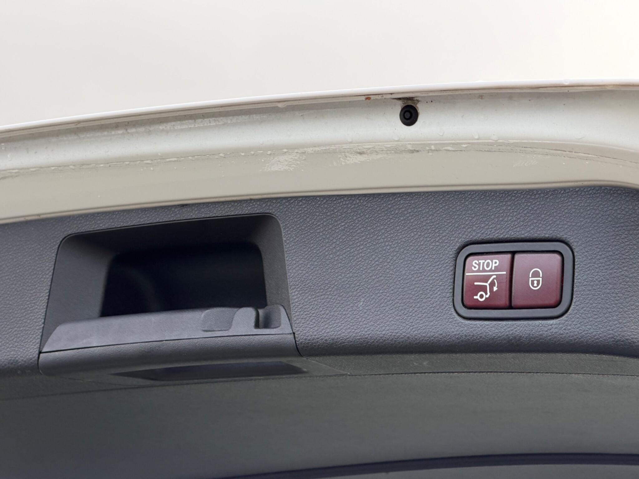 Mercedes-Benz GLE view 24