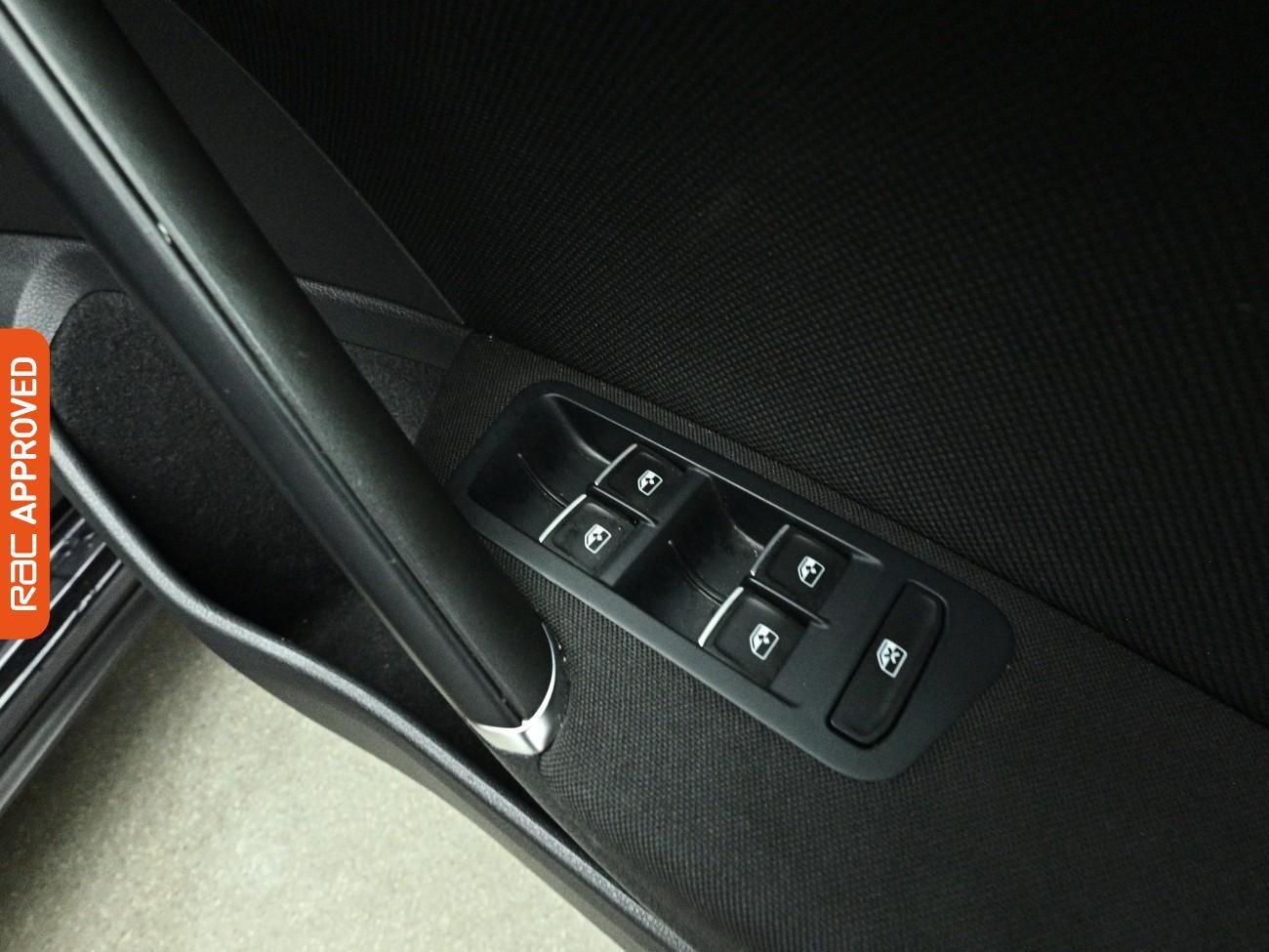 Volkswagen Golf view 26