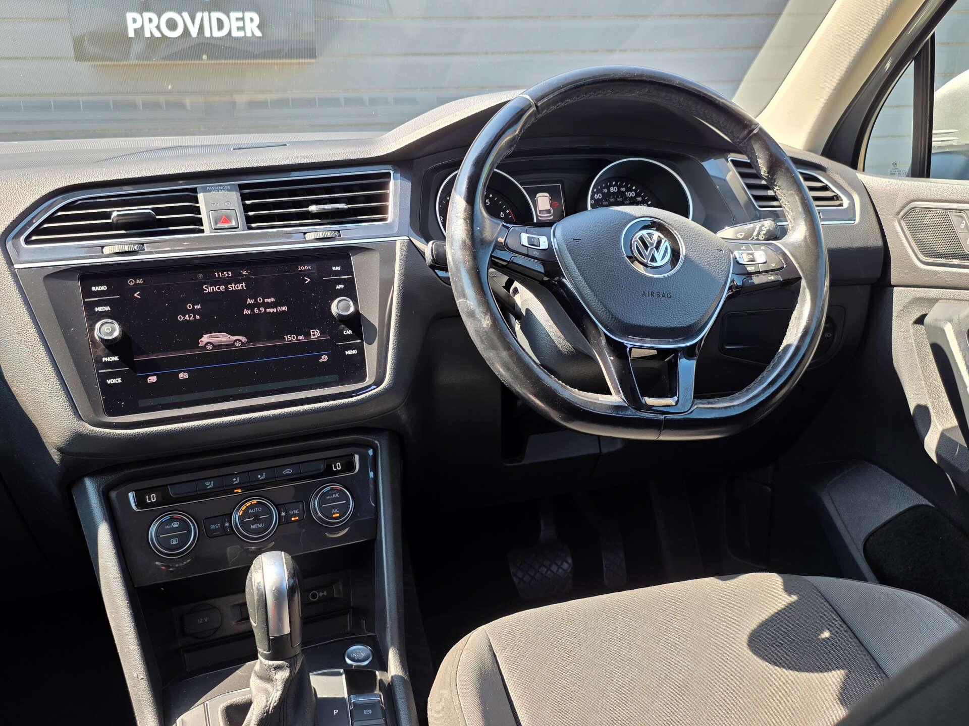 Volkswagen Tiguan view 13