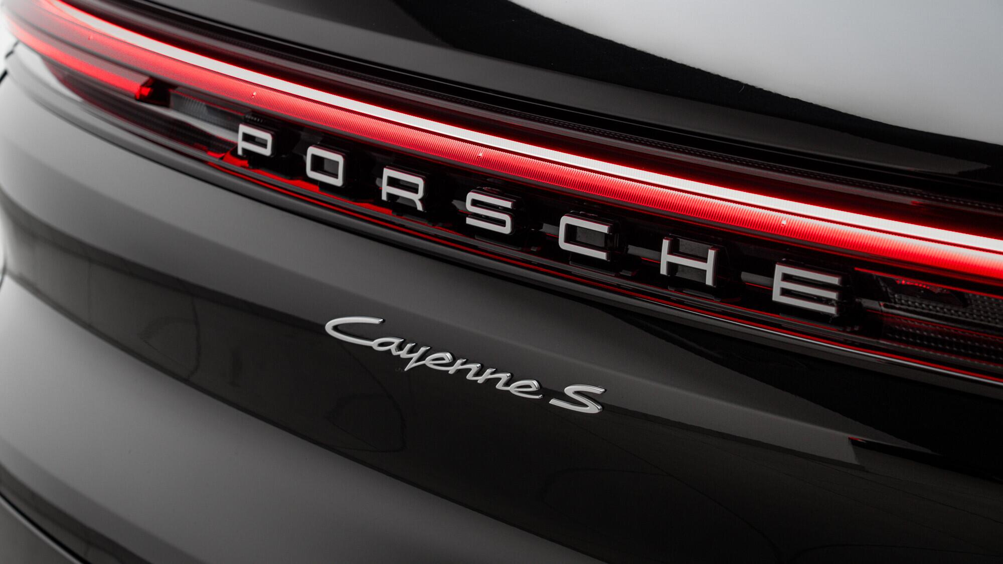 Porsche Cayenne view 18