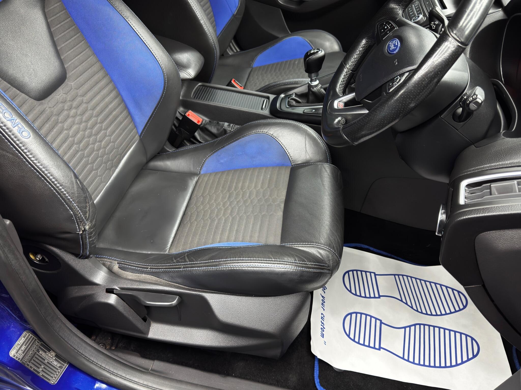 Ford Focus view 13