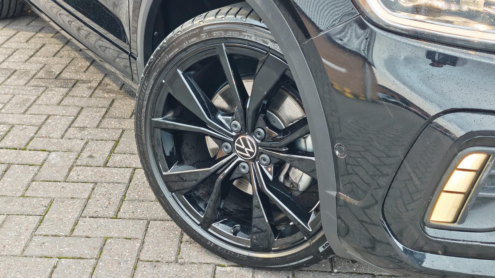 Volkswagen T-Roc view 10
