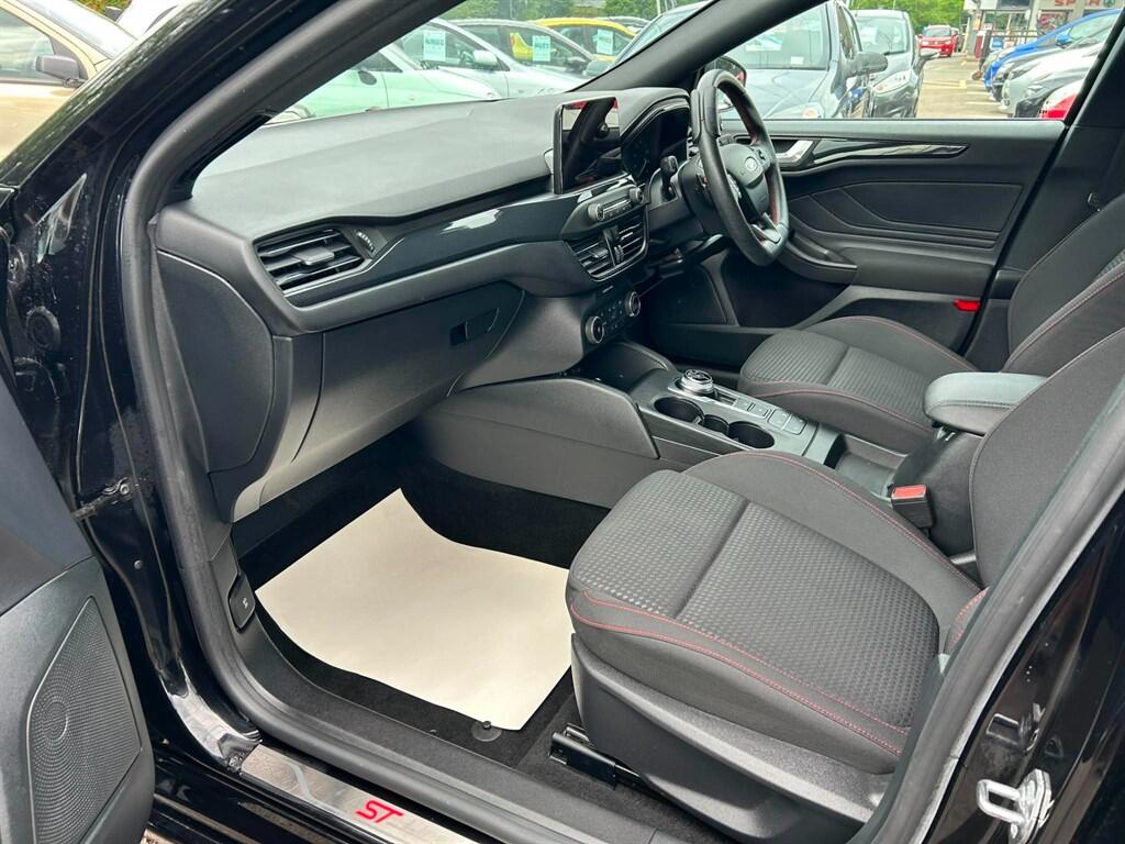 Ford Focus view 18