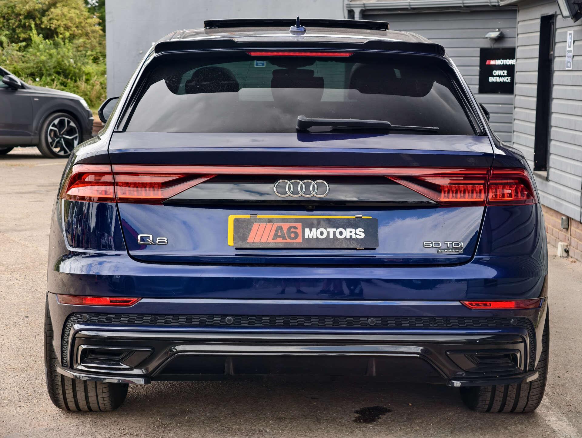 Audi Q8 view 16