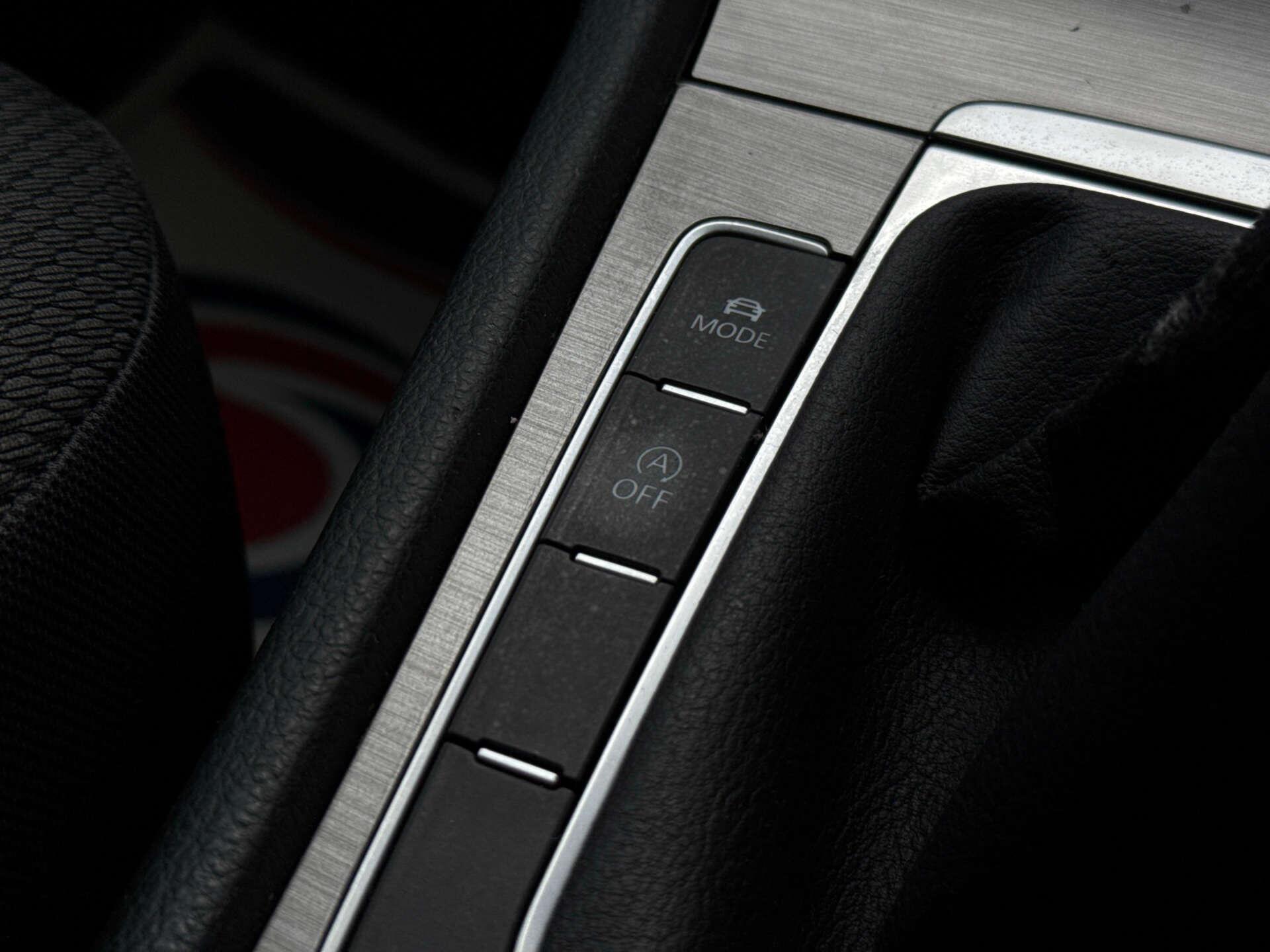 Volkswagen Golf view 34