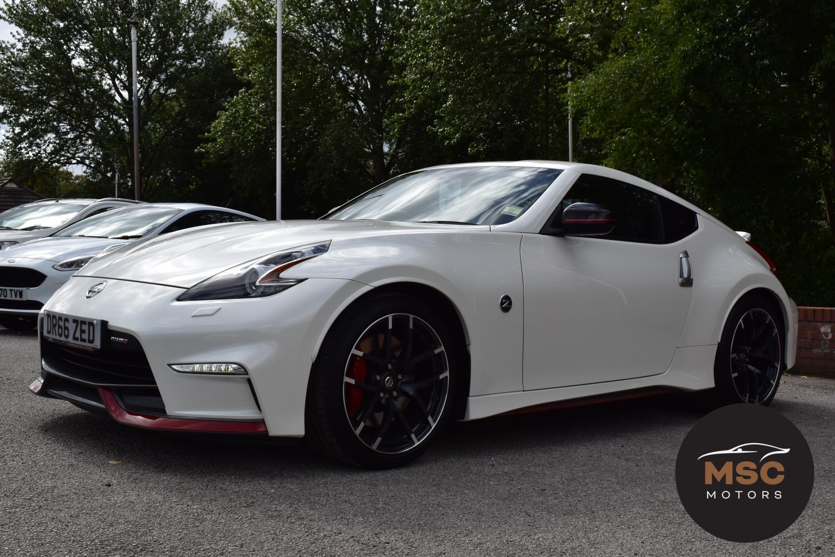 Nissan 370 Z view 6