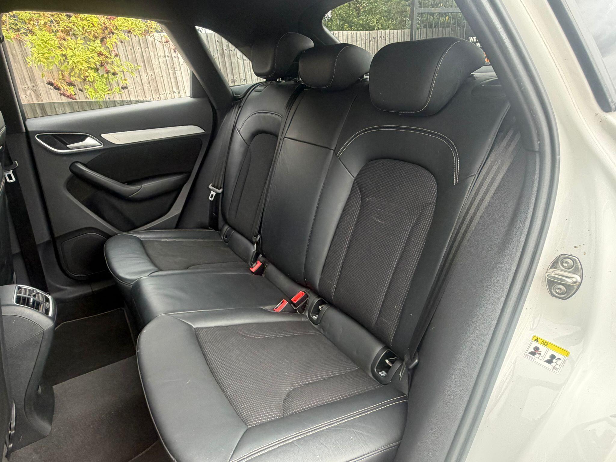 Audi Q3 view 17