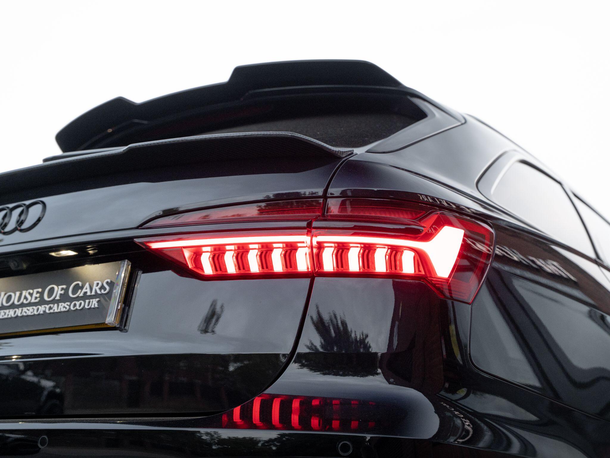 Audi RS6 Avant view 27