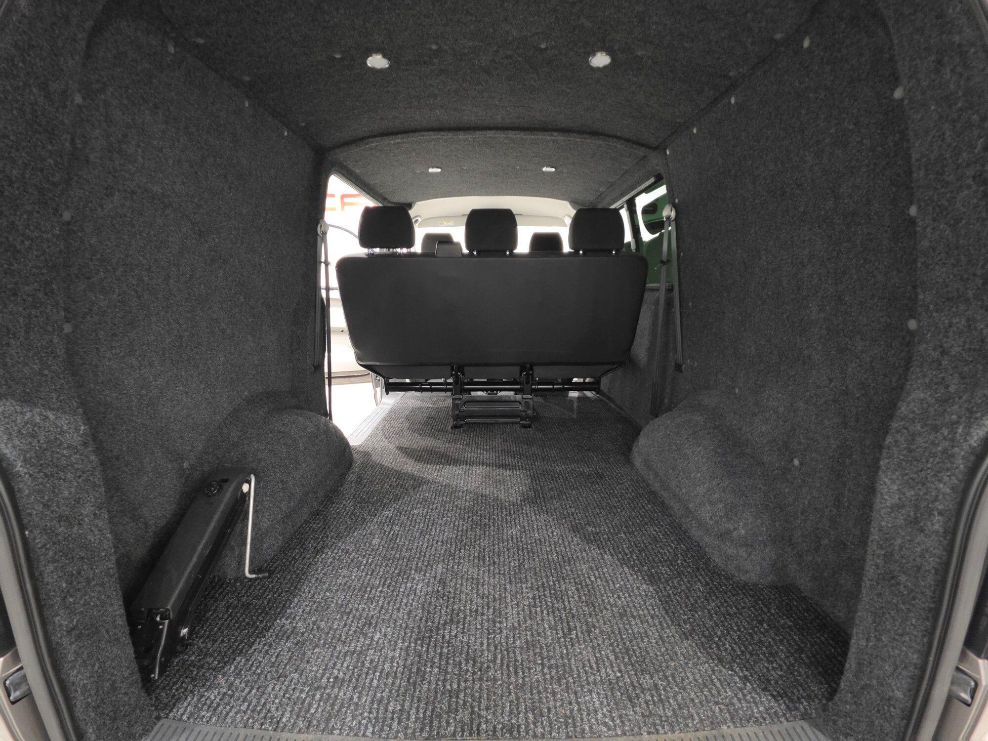 Volkswagen Transporter view 80